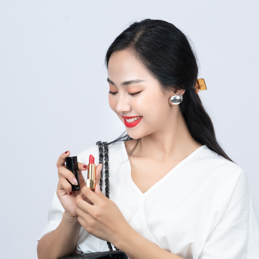 Son Chocolate Matte Lipstick KYS – SENSUAL ĐỎ LẠNH