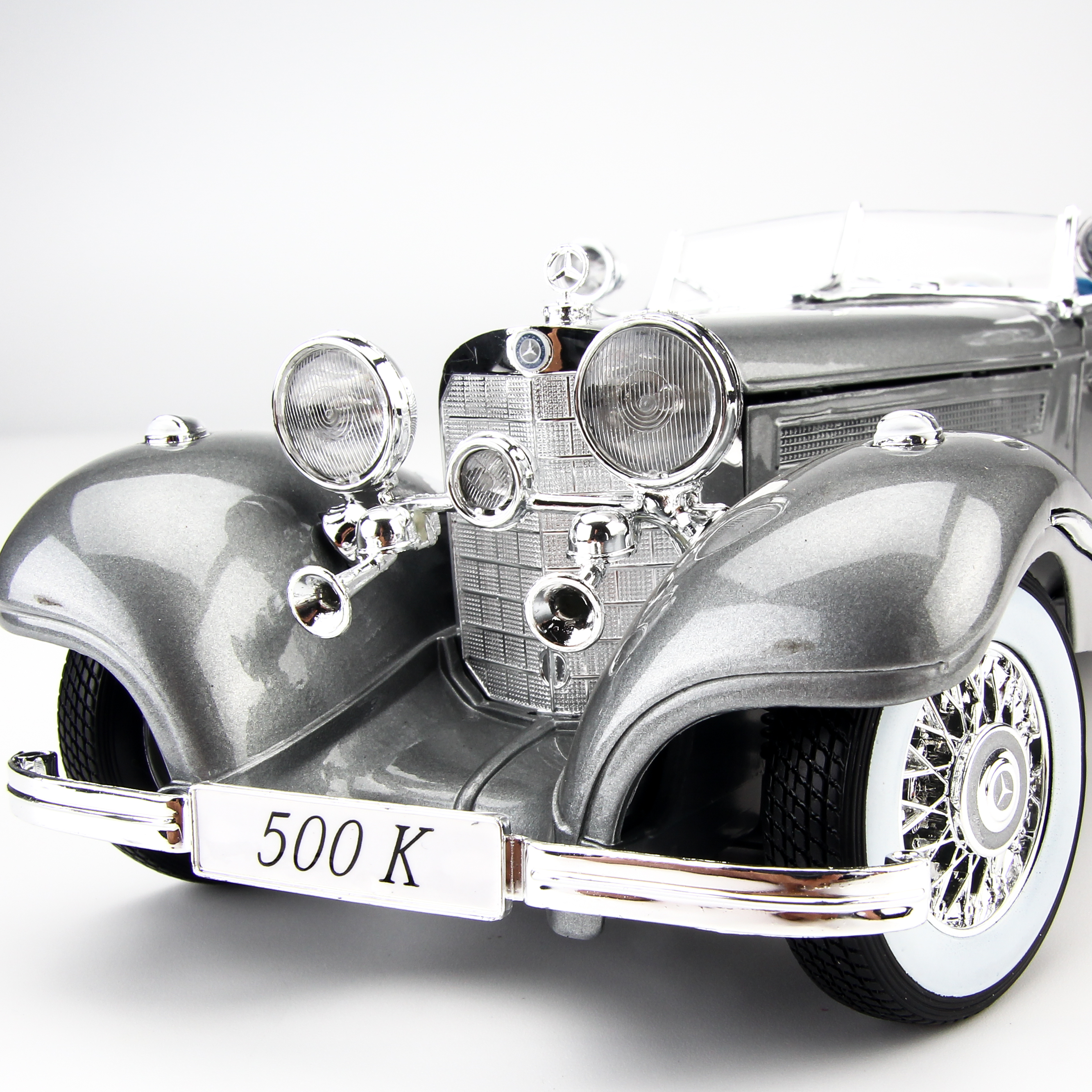 Mô Hình Xe Mercedes-Benz 500K TYP Special Roadster Grey 1:18 Maisto