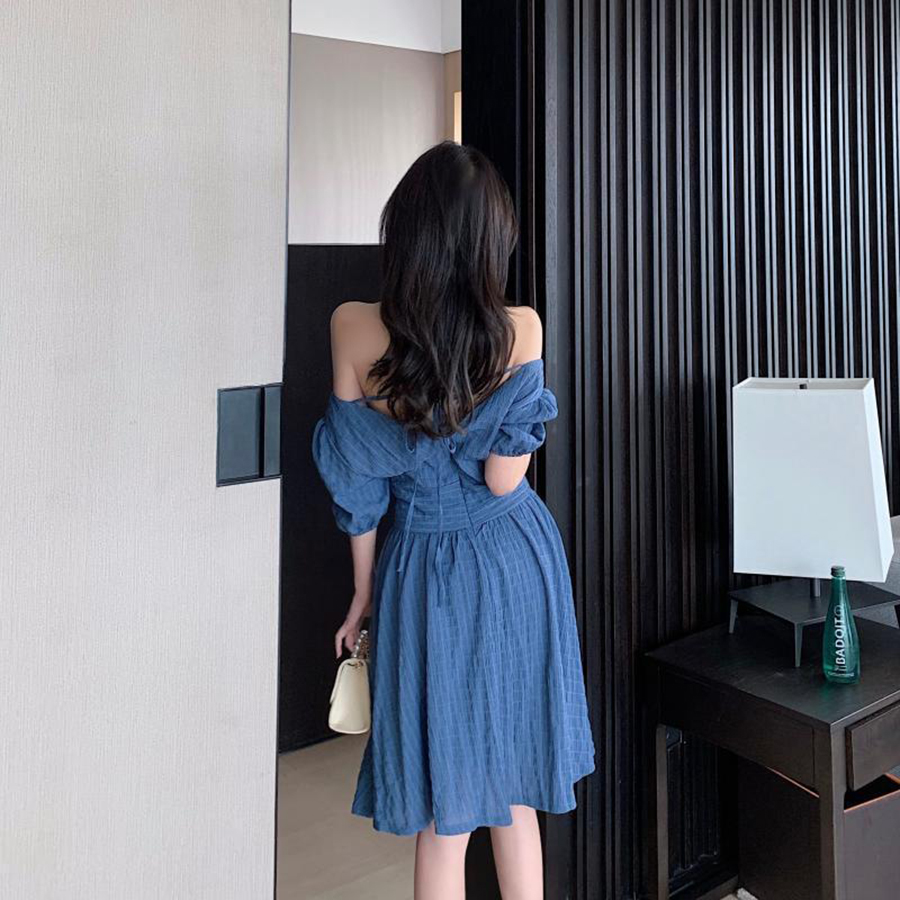 ĐẦM VẢI NHÚN CỘT NƠ SAU GỢI CẢM OBLUE DRESS