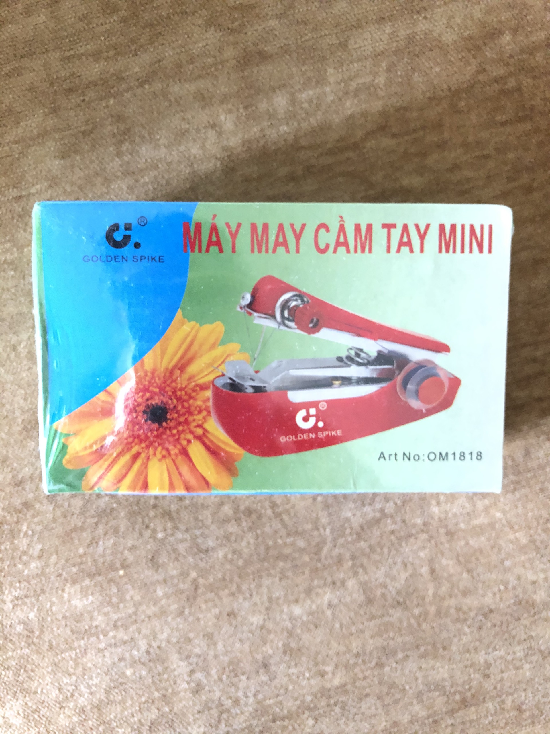 Máy May Cầm Tay Mini Siêu Tiện Lợi, Chỉ Cần Dùng Tay Bấm (Màu Ngẫu Nhiên)