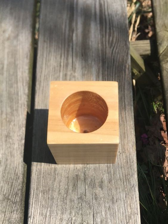 Chậu Trồng Cây Bằng Gỗ Nguyên Khối Hình Vuông - Kích thước: 9x9cm