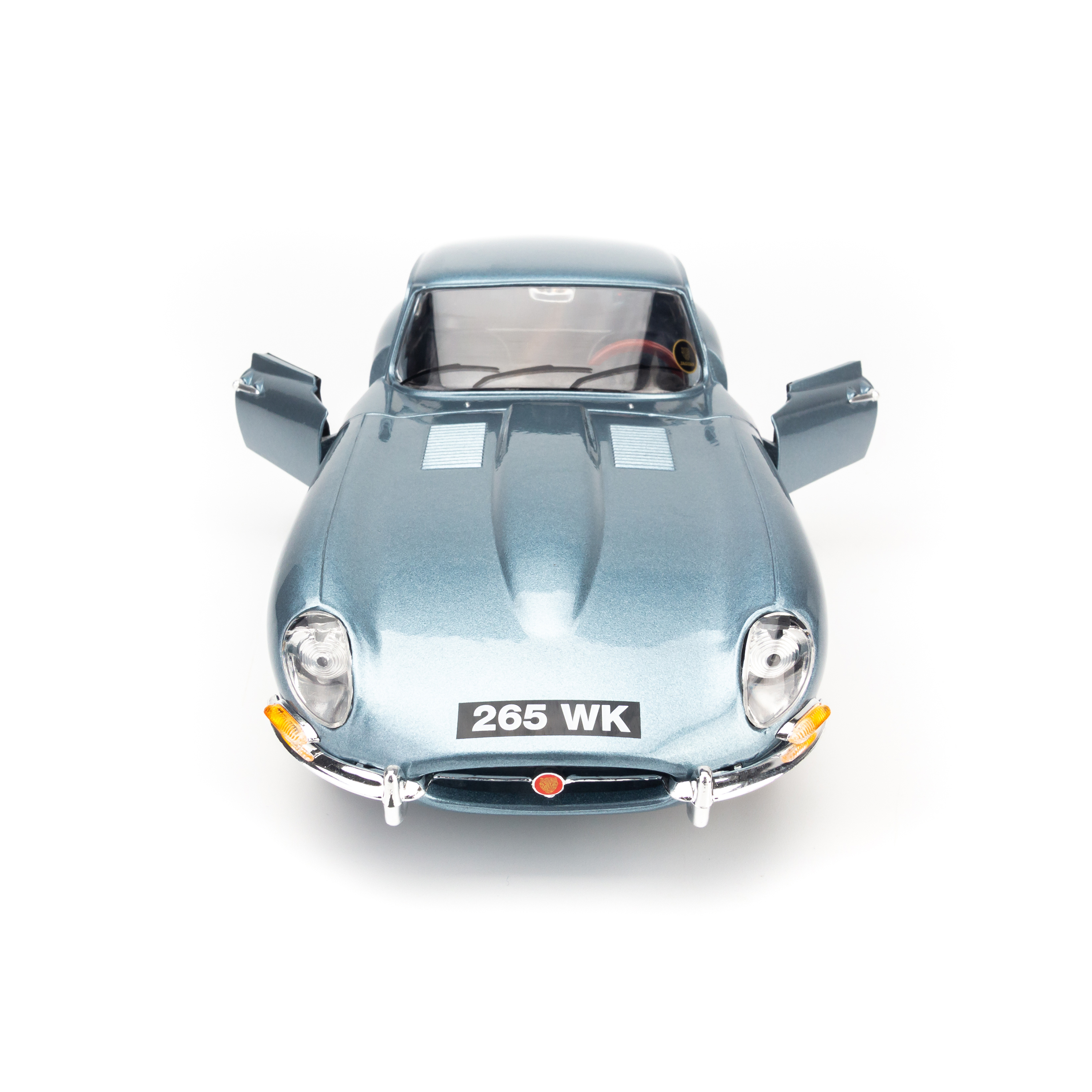 Mô Hình Xe Jaguar E-Type Coupe Silver/Blue 1:18 Bburago - MH-18-12044