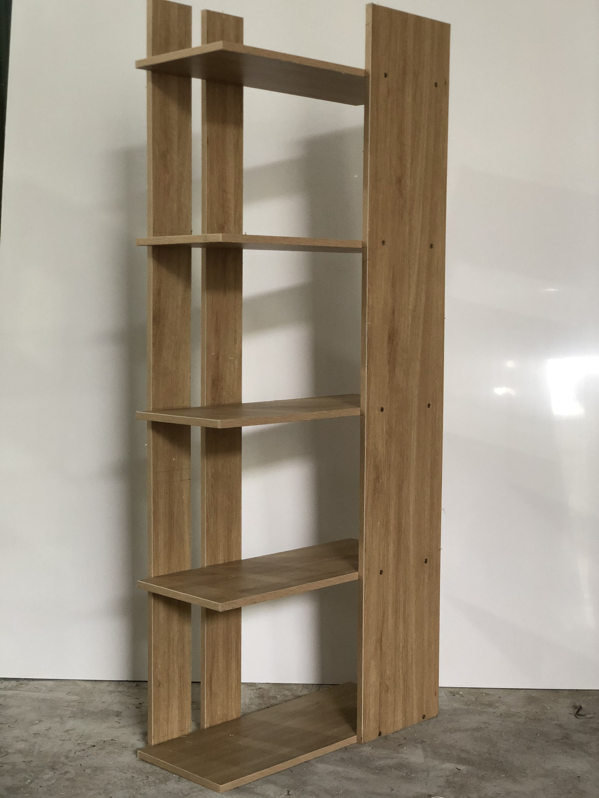 Kệ sách 5 tầng phong cách tối giản bằng gỗ công nghiệp