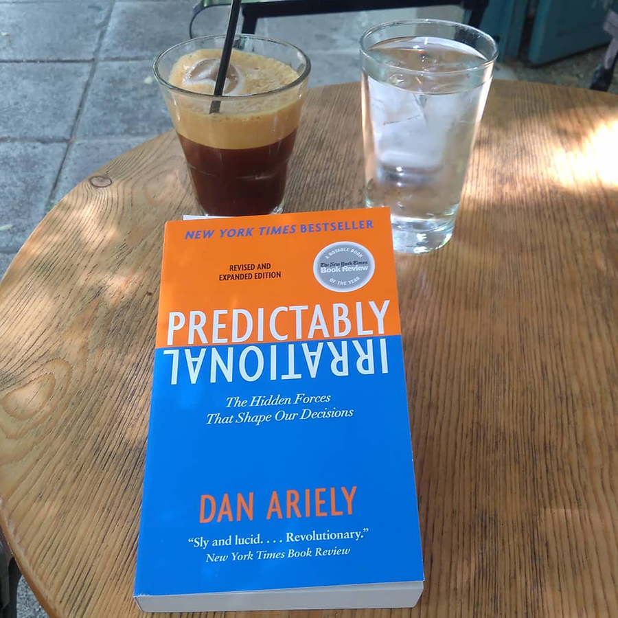 Predictably Irrational : The Hidden Forces That Shape Our Decisions (Revised and Updated Edition)