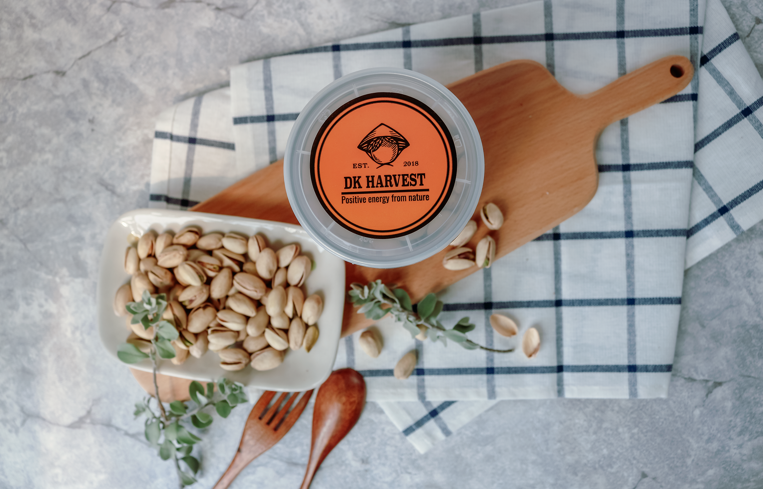 COMBO SIÊU TIẾT KIỆM - 1 Hũ Hạt Óc Chó DK Harvest 200g + 1 Hũ Hạt Dẻ DK Harvest 250g