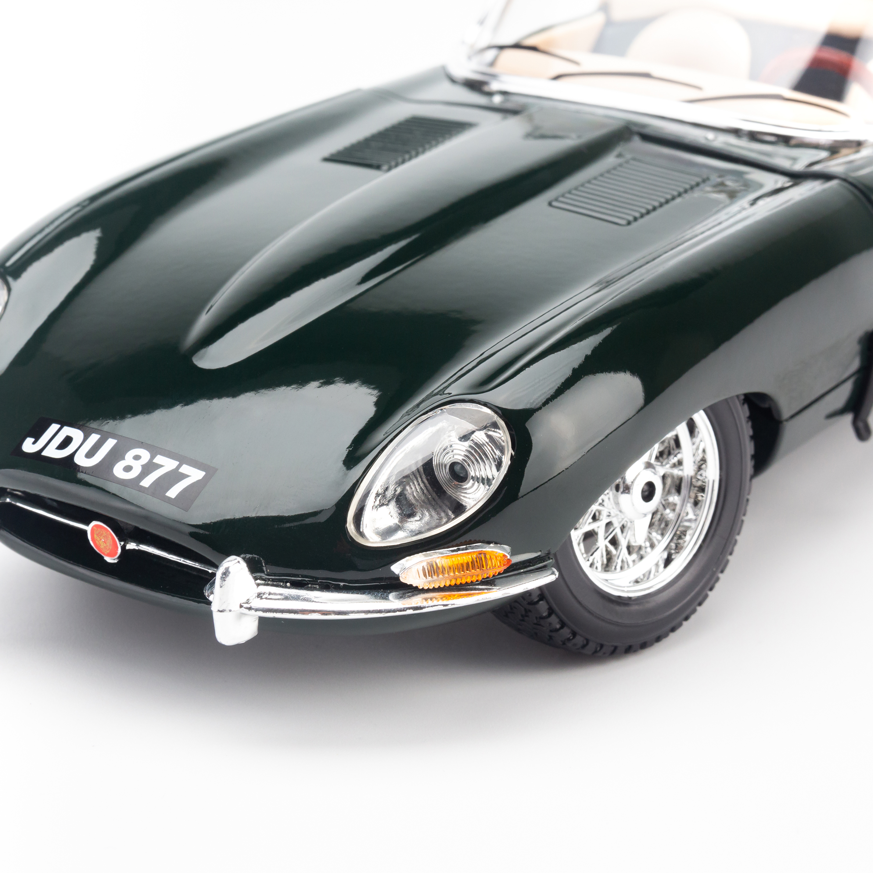 Mô Hình Xe  Jaguar E-Type Cabrio Green 1:18 Bburago - MH-12046