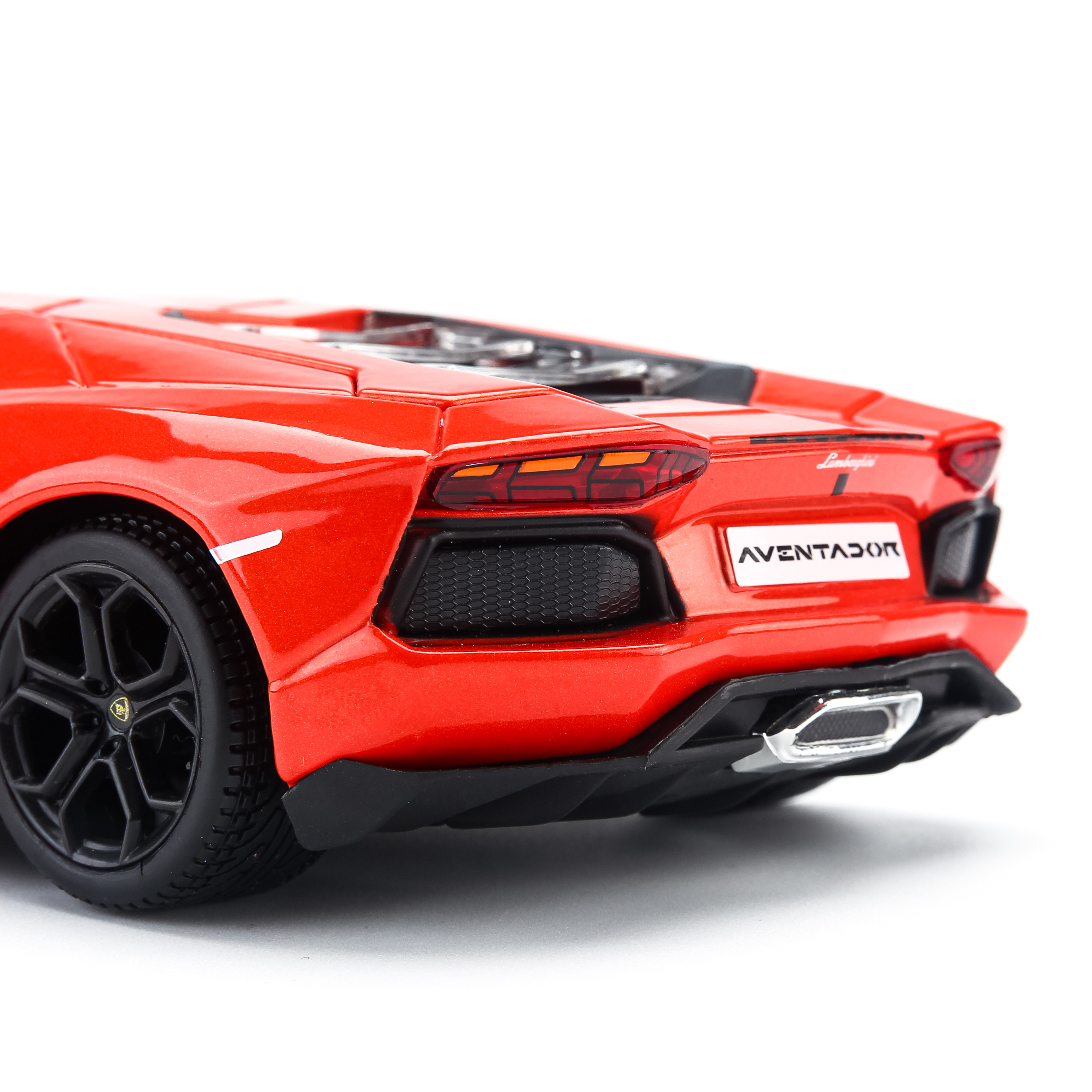 Mô Hình Xe Lamborghini Aventador Lp700-4 Orange 1:24 Maisto MH-31210