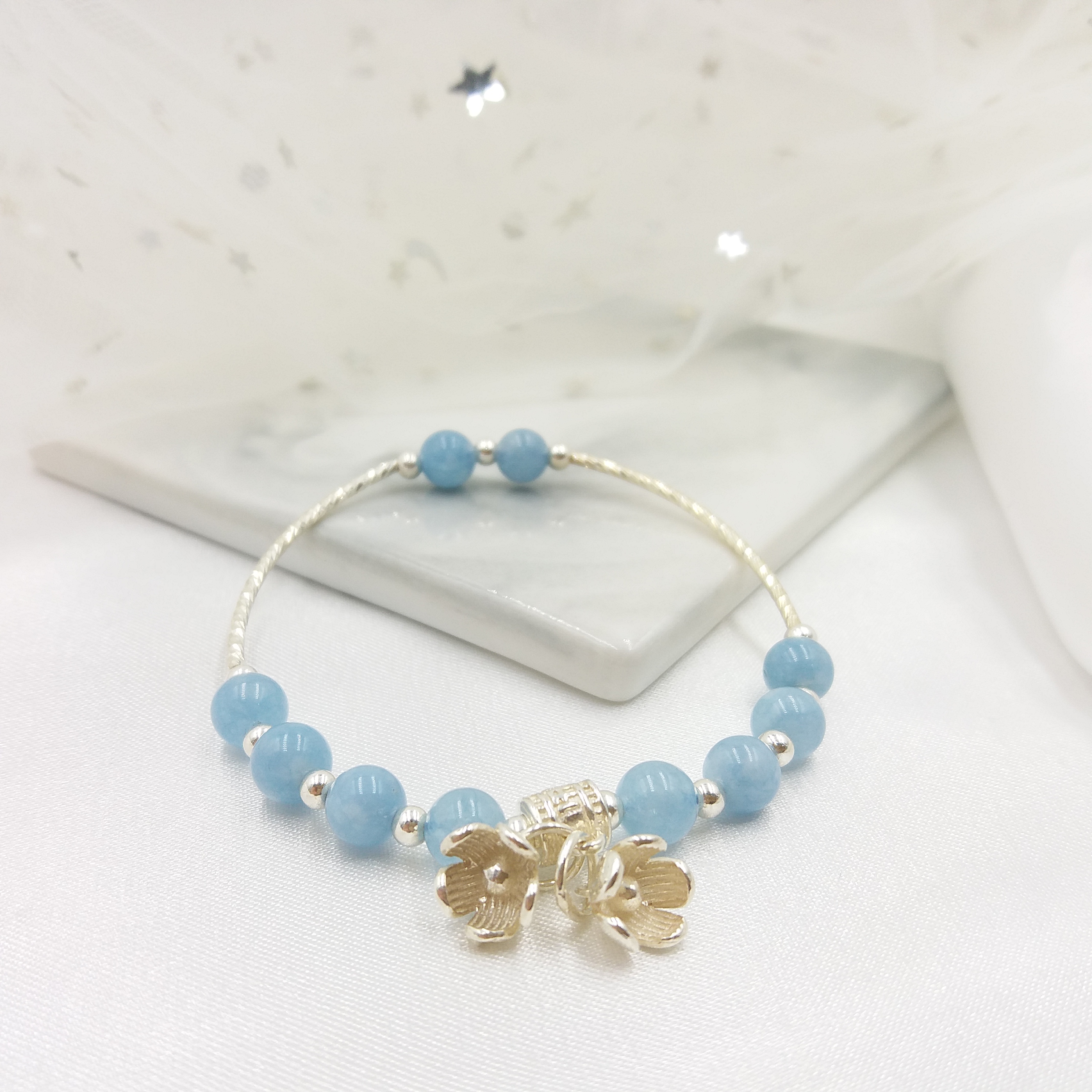 Vòng Tay Thập Lý Đào Hoa Đá Aquamarine Phối Charm Bạc 925