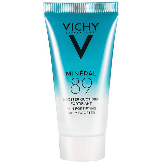 Bộ sản phẩm VICHY Beauty Refresh Box giúp làm sạch, giảm dầu ngừa mụn và bảo vệ tối ưu cho da dầu mụn