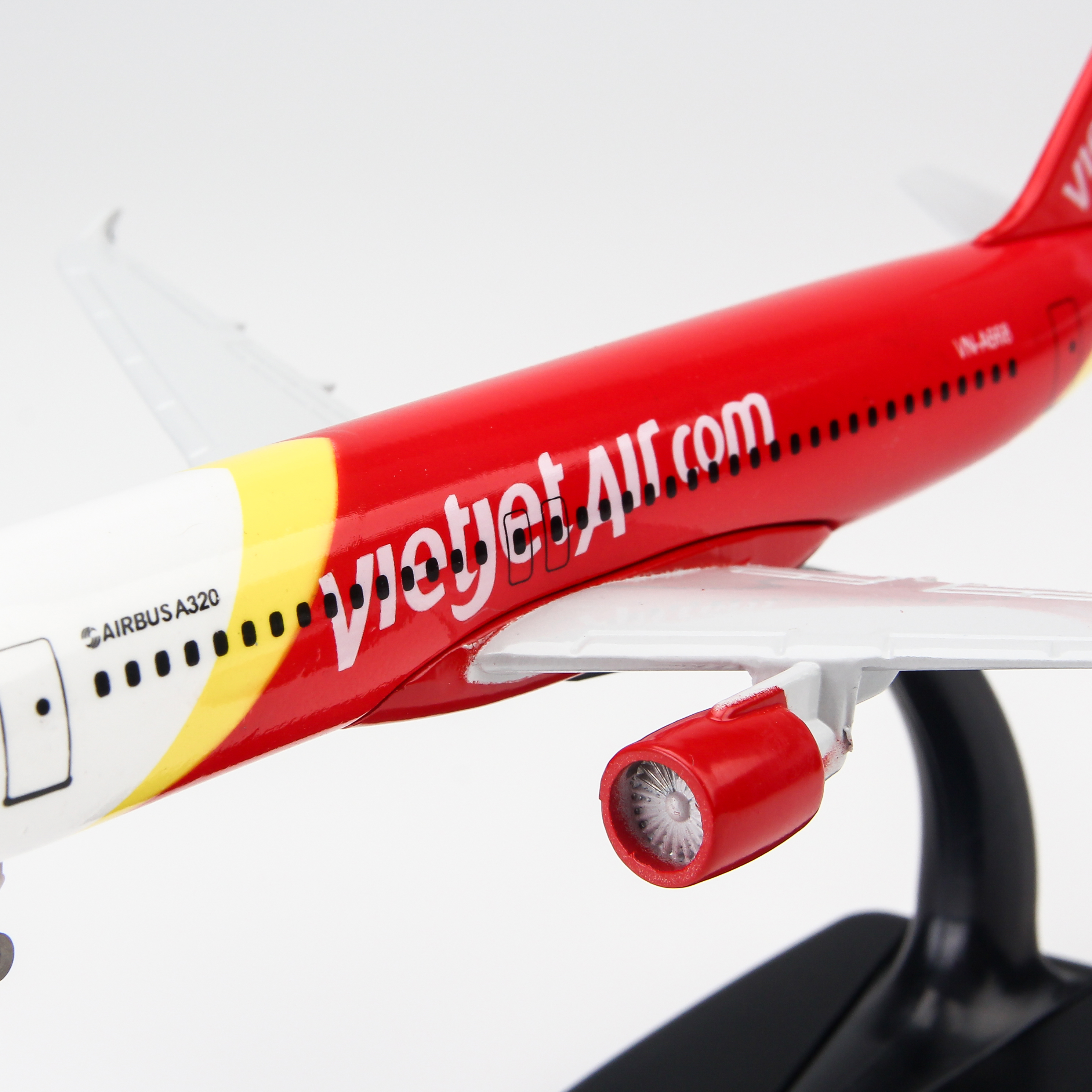 Mô hình máy bay A320 Vietjet Airlines (20cm) (Trắng Đỏ Vàng,có bánh )