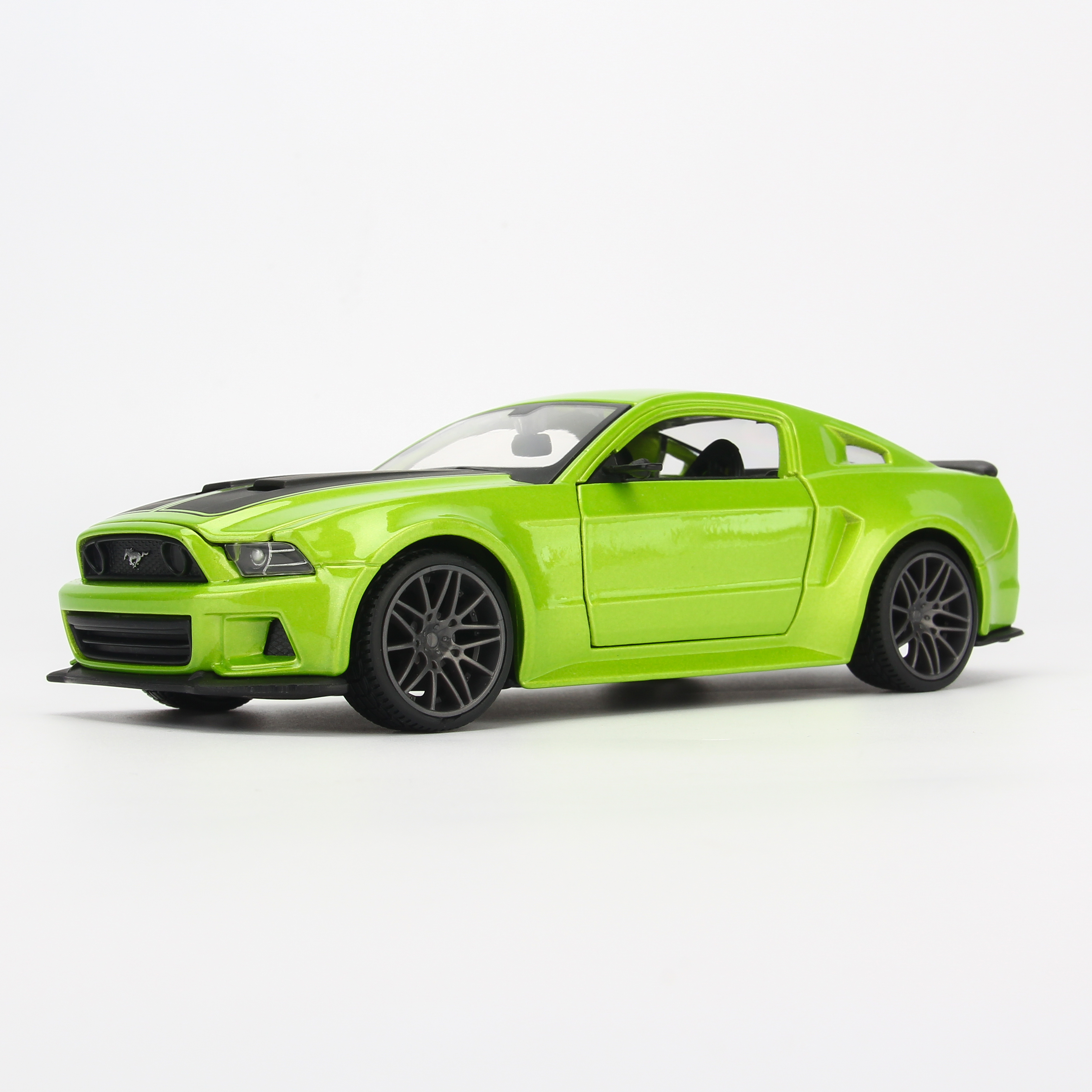 Mô Hình Xe Ford Mustang Street Racer Green 1:24 Maisto MH-31506