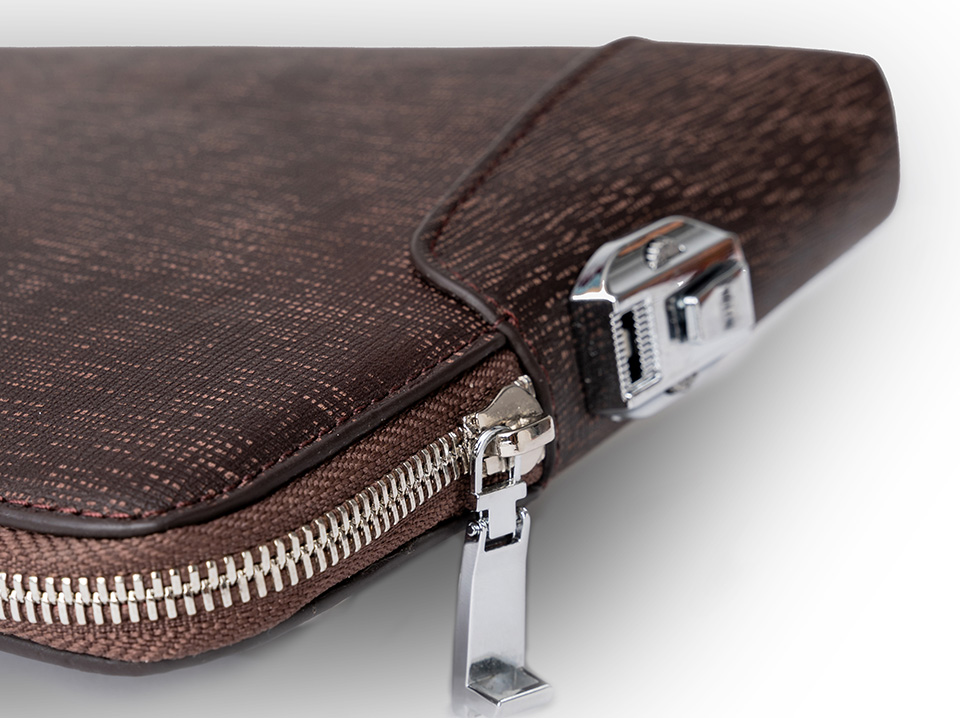Clutch Cầm Tay Khóa Số Da Bò Xước CK11