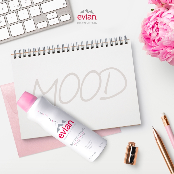 Xịt khoáng cấp ẩm và làm dịu da Evian Brumisateur 150ml