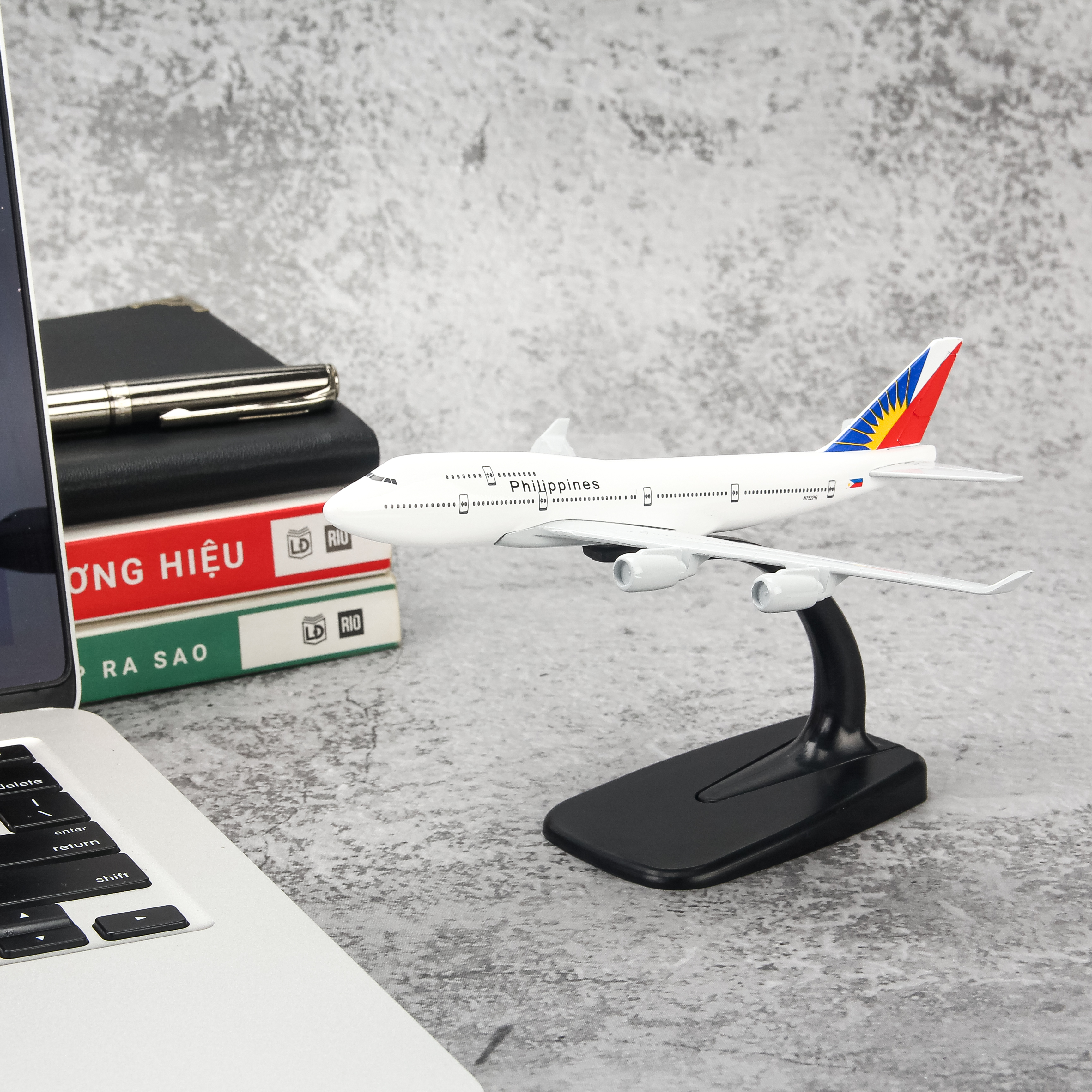 Mô Hình Máy Bay A380 PHILIPPINES AIRLINES EVERFLY 16CM