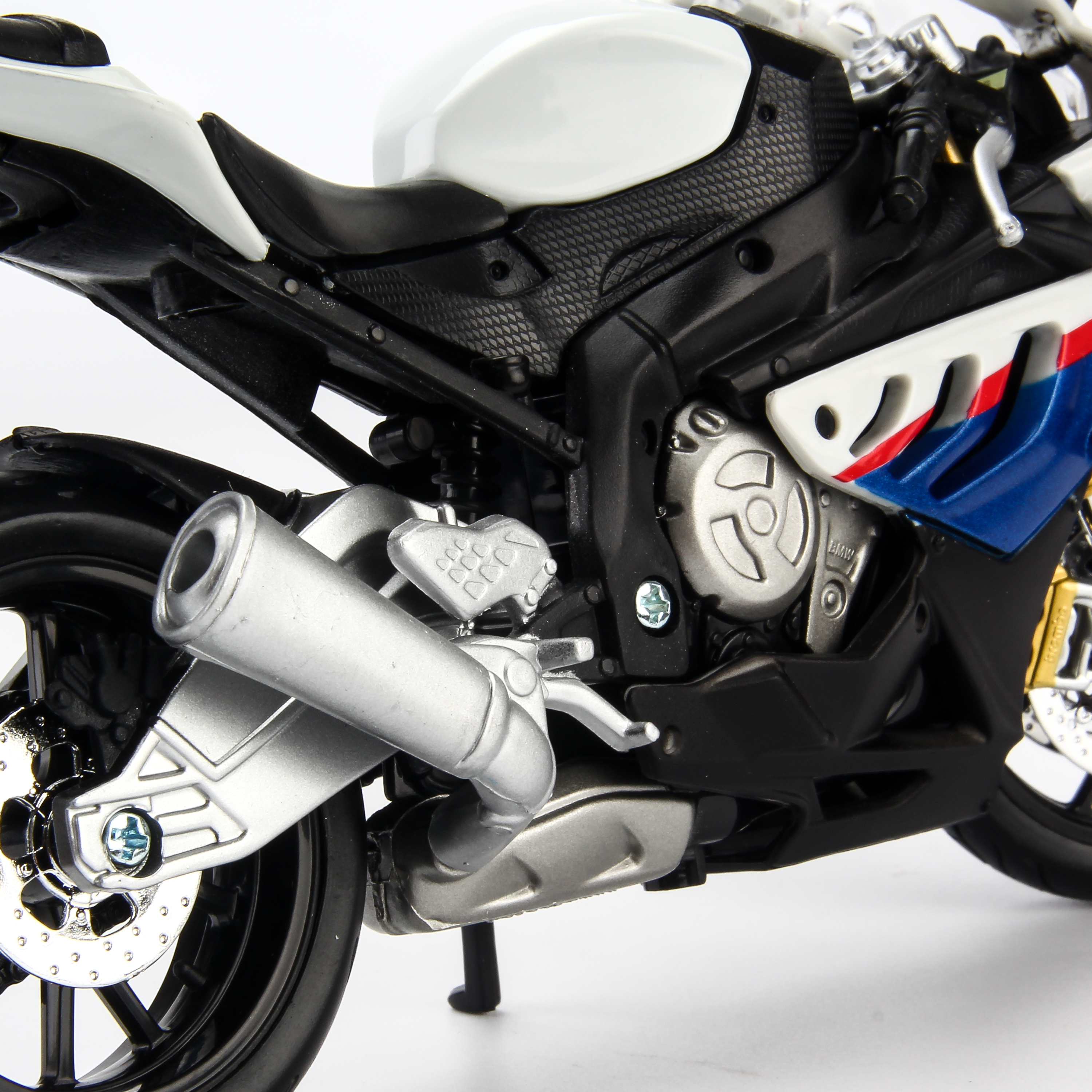 Mô Hình Xe Bmw S1000RR White 1:12 Maisto MH-31101-2