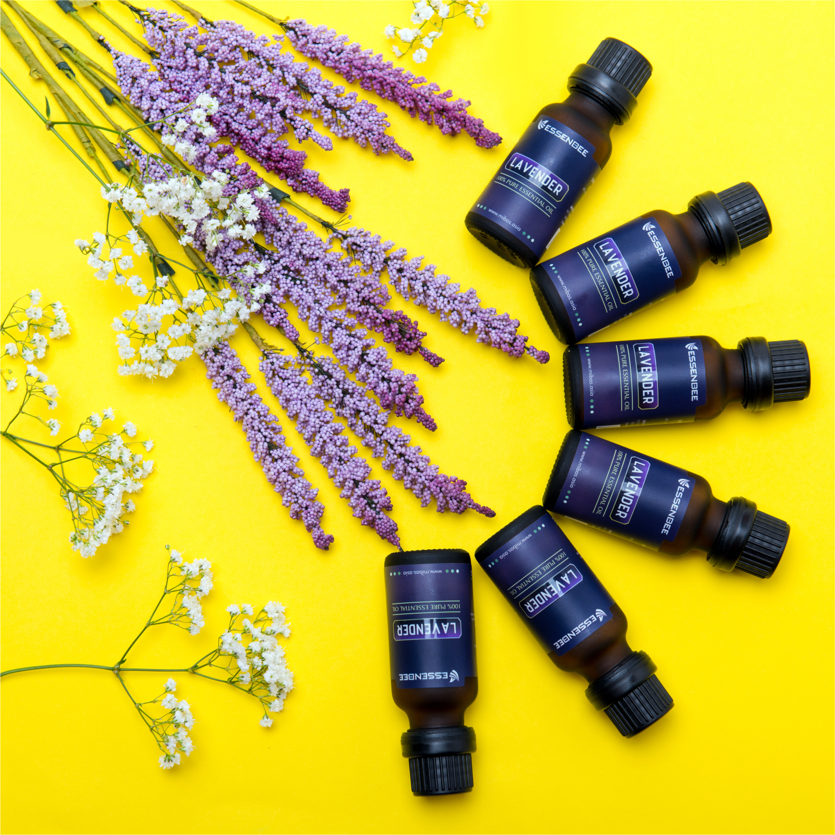 Tinh dầu thiên nhiên Hoa Lavender - Essenbee - 20ml - Hỗ trợ thư giãn tinh thần, giảm stress, chống trầm cảm. Kháng khuẩn, khử mùi, tái tạo không khí trong lành. Xua muỗi hiệu quả và an toàn cho trẻ em.