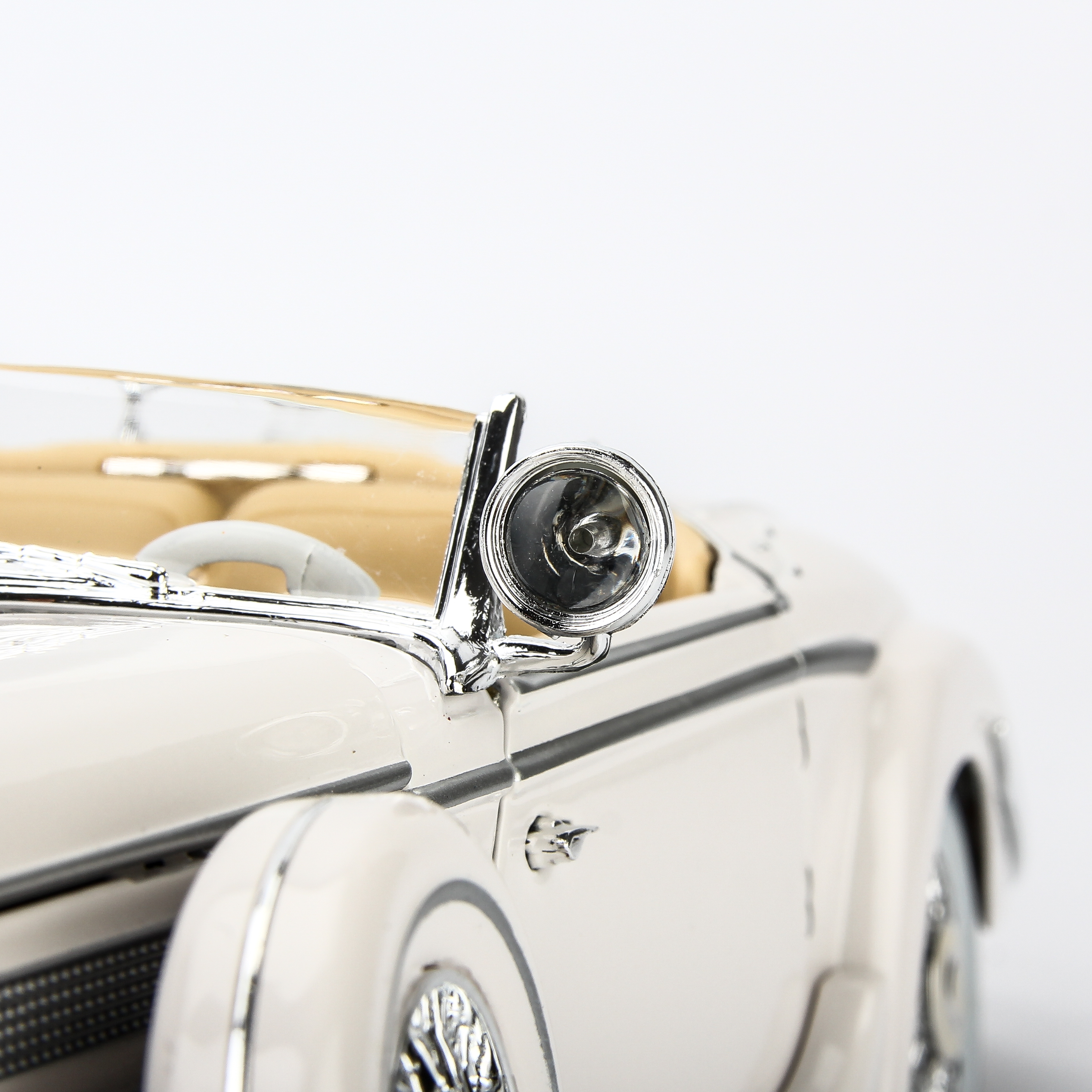 Mô Hình Xe Mercedes-Benz 500K TYP Special Roadster White 1:18 Maisto- MH 36055