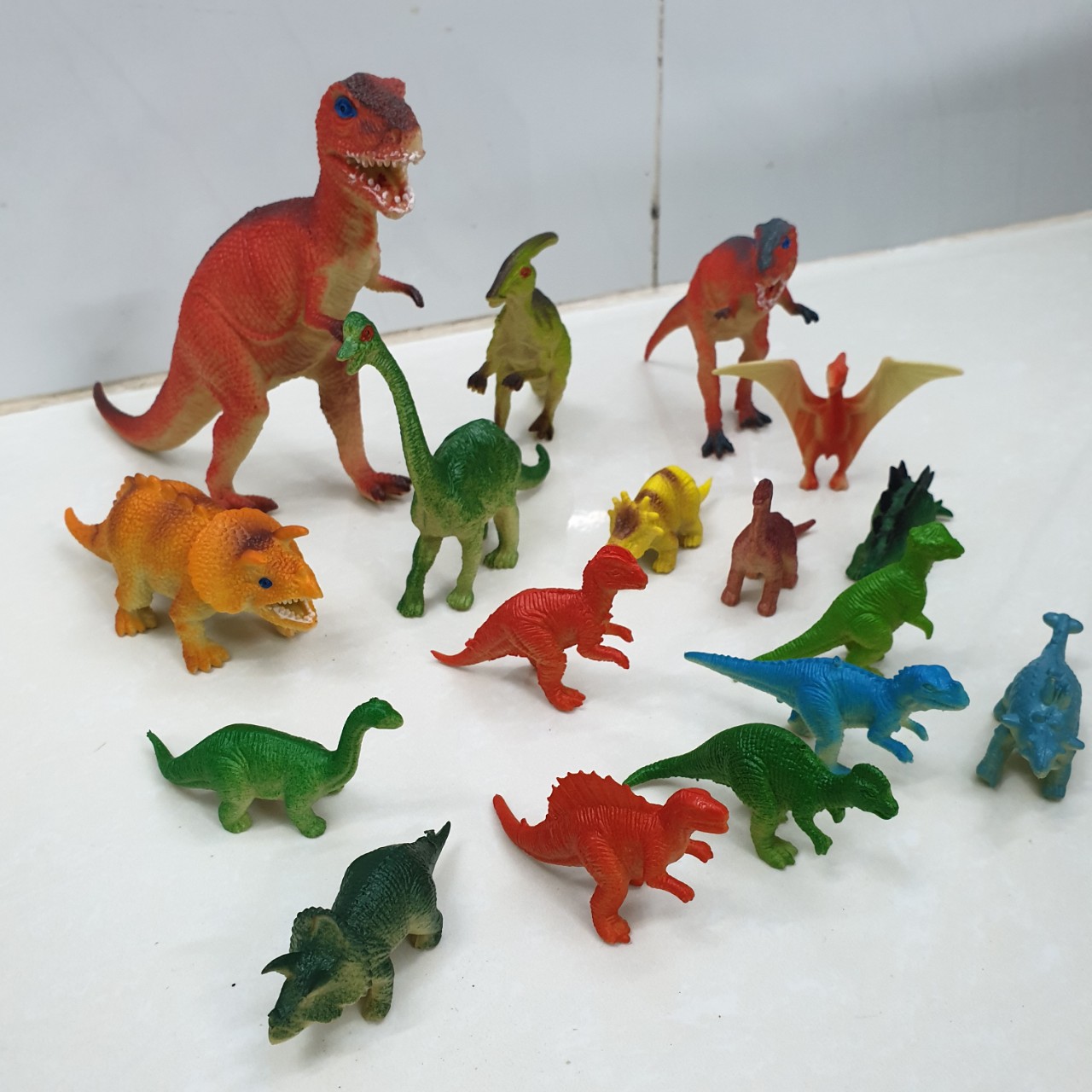Bộ 16 mô hình khủng long kỉ Jurassic World Dinosaurs dành cho bé 5 tuổi trở lên làm đồ chơi, kích thích trí tò mò, tăng khả năng ghi nhớ và học hỏi về thế giới khủng long