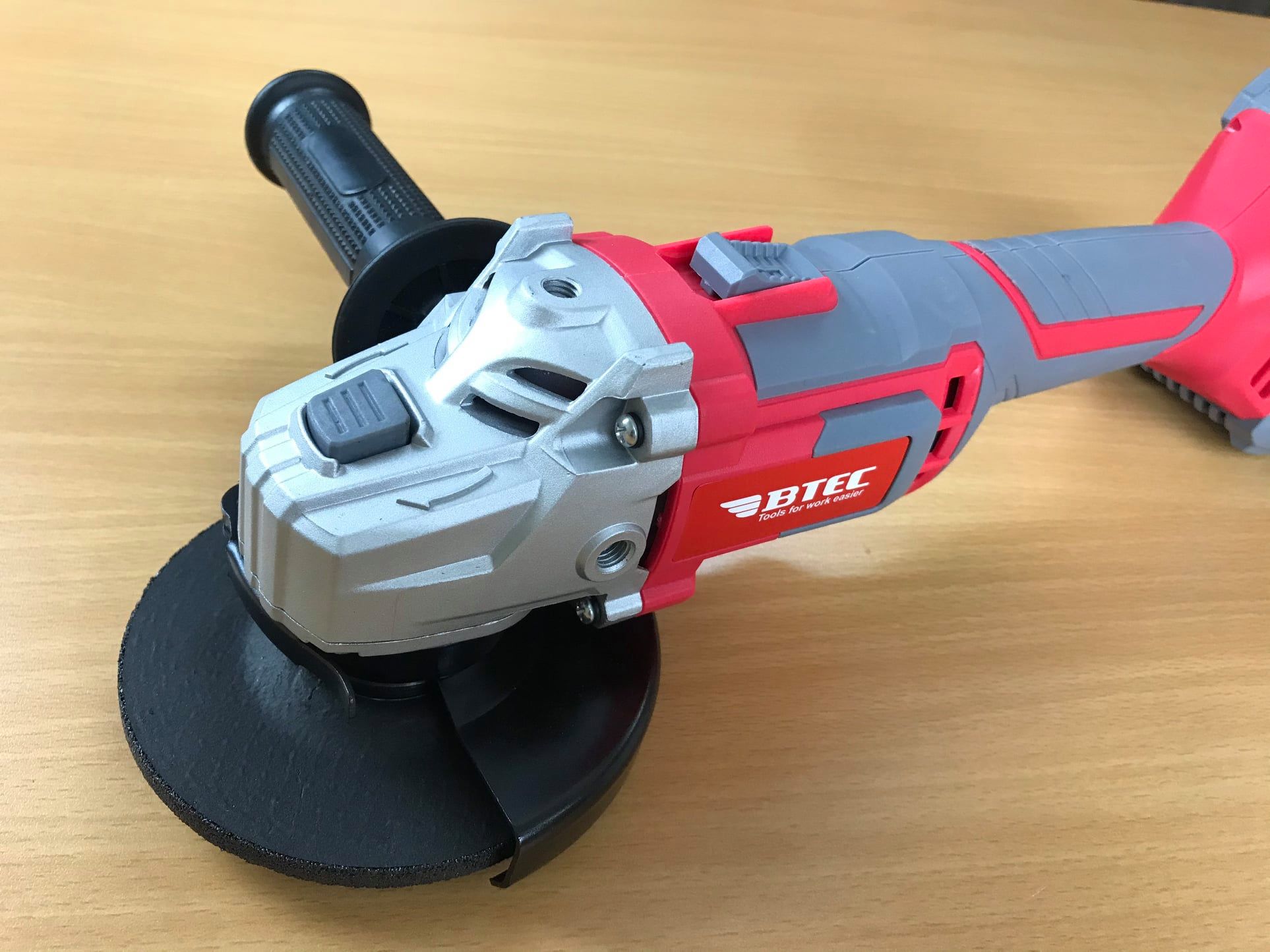 MÁY MÀI GÓC 100MM DÙNG PIN 20V BTEC BT100-20V - HÀNG CHÍNH HÃNG
