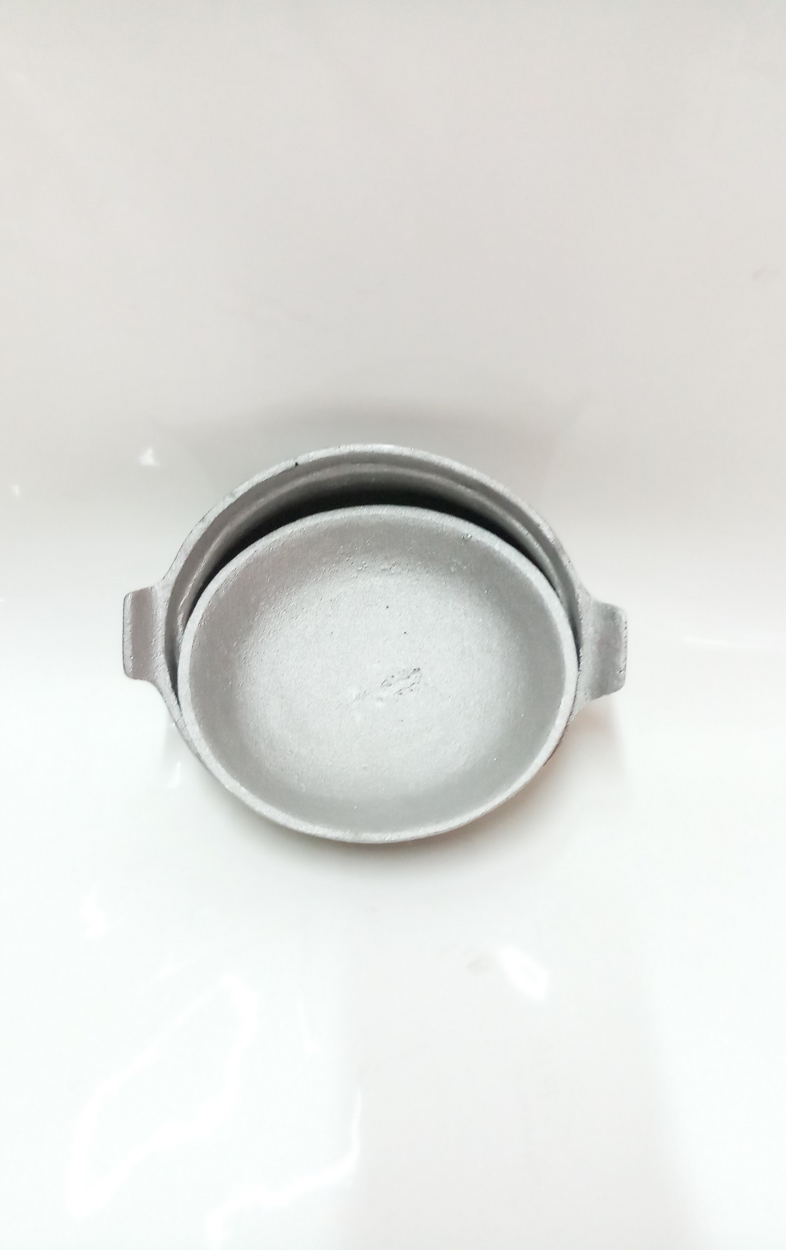 NỒI GANG NẶNG ĐB SỐ 2 KHO CÁ THỊT DÀY 2 LỚP CHỐNG DÍNH CHỐNG BỂ GIỮ NHIỆT LÂU HƠN.