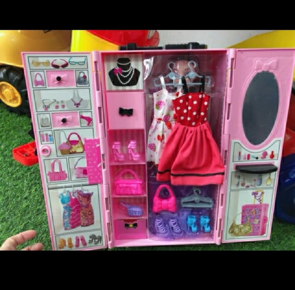 Bộ búp bê mắt ngọc kèm tủ váy vóc phụ kiện