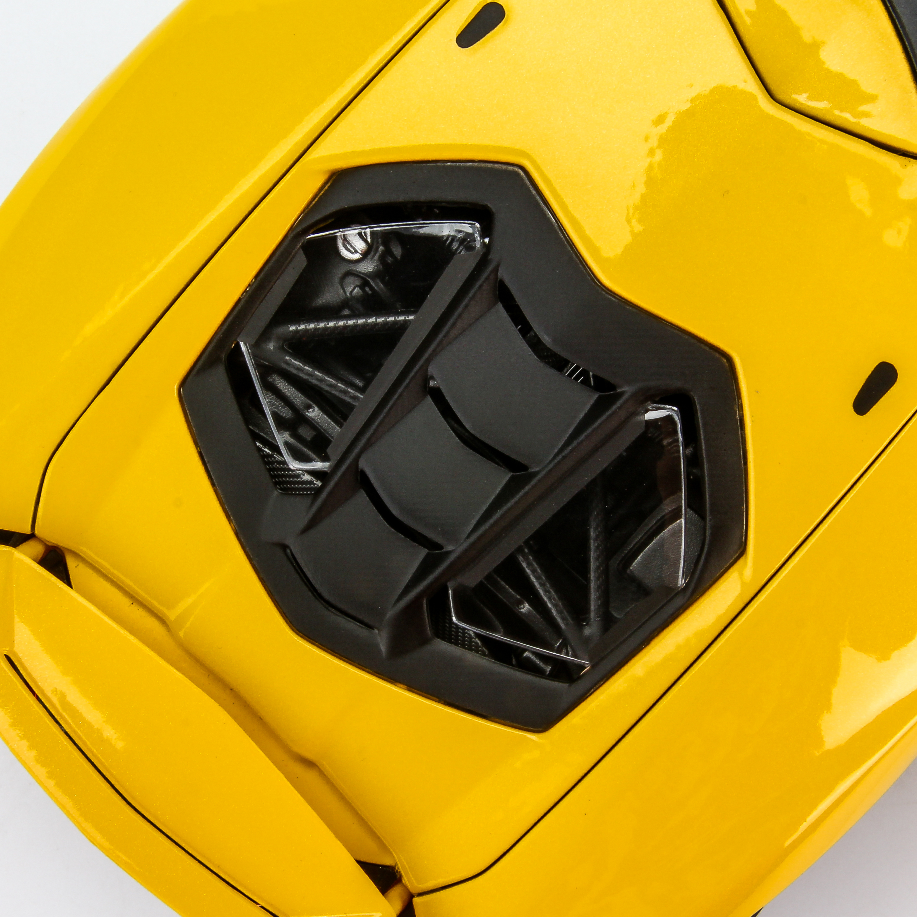 Mô Hình Xe Lamborghini Centenario Yellow 1:18 Exclusive Maisto MH-38136