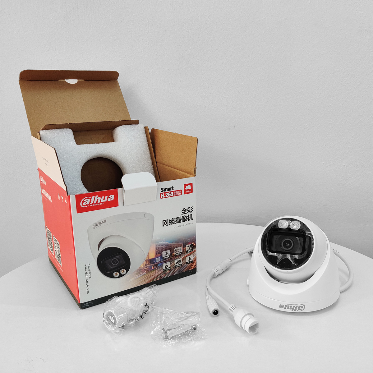 Camera IP 4MP Dahua HDW 2433T-A-LED (PoE + Màu Sắc Ban Đêm + IP67) - Hàng Nhập Khẩu