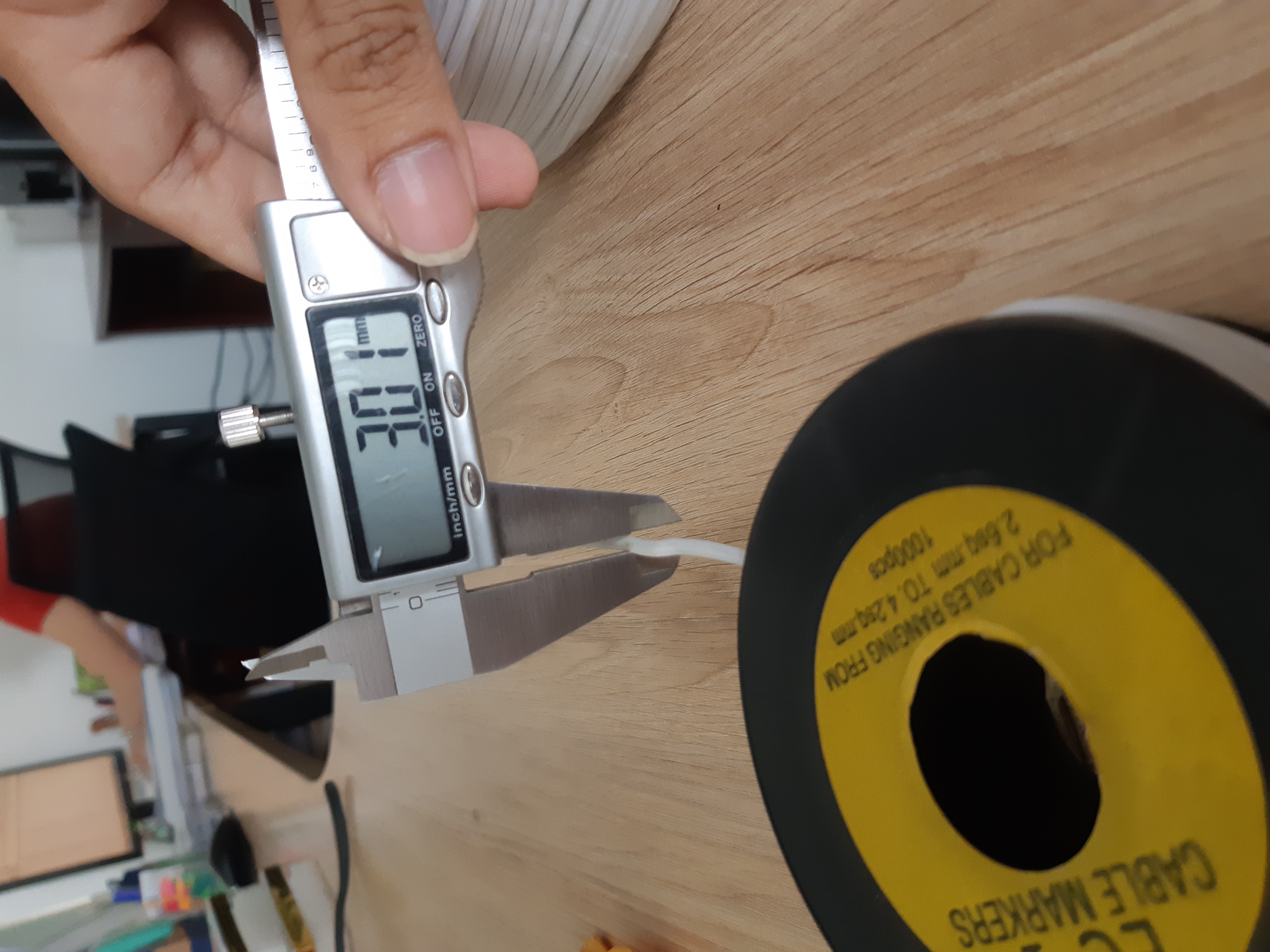 NHỰA NẸP MŨI LÀM KHẨU TRANG TRẮNG CUỘN 2 KG DÀI 300M