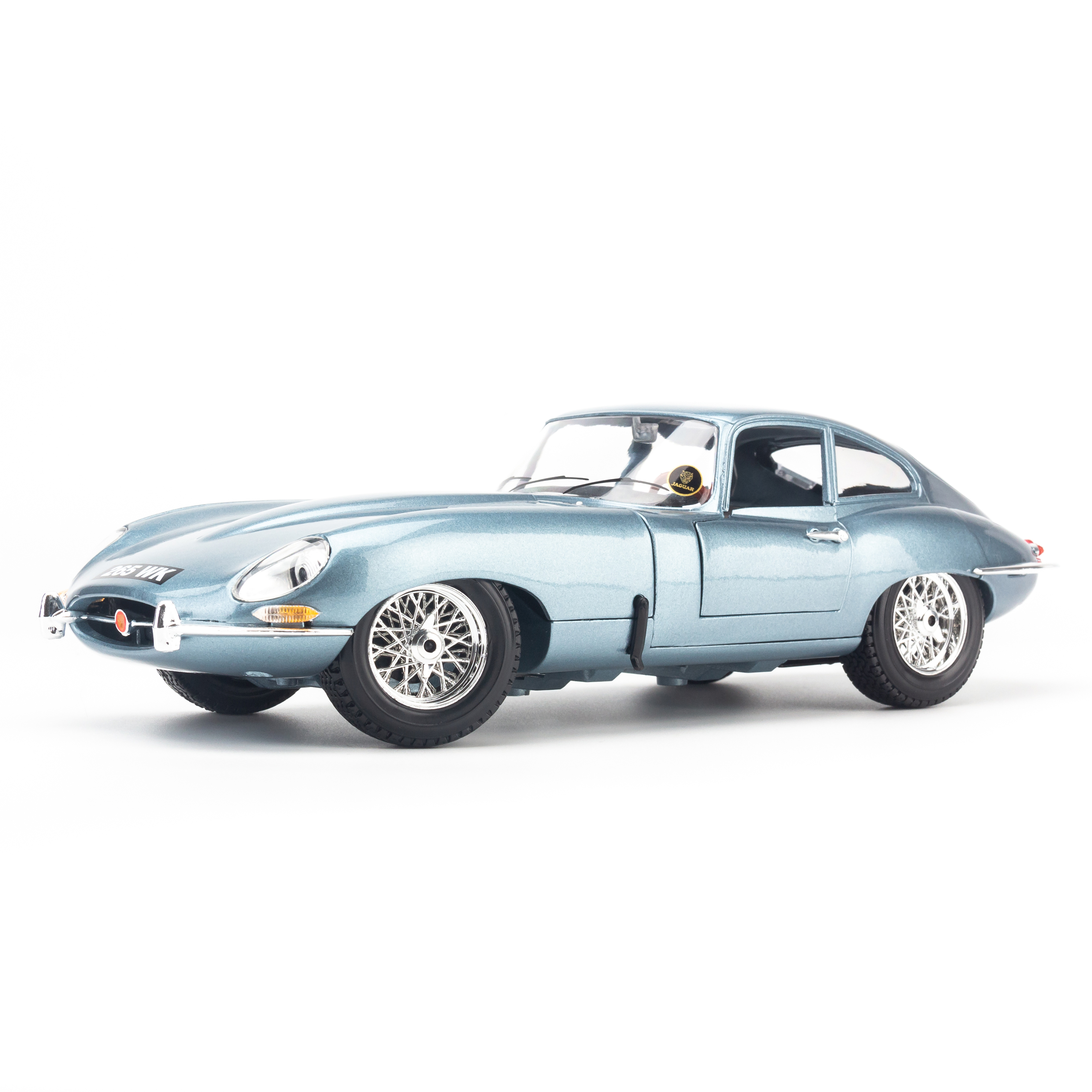 Mô Hình Xe Jaguar E-Type Coupe Silver/Blue 1:18 Bburago - MH-18-12044