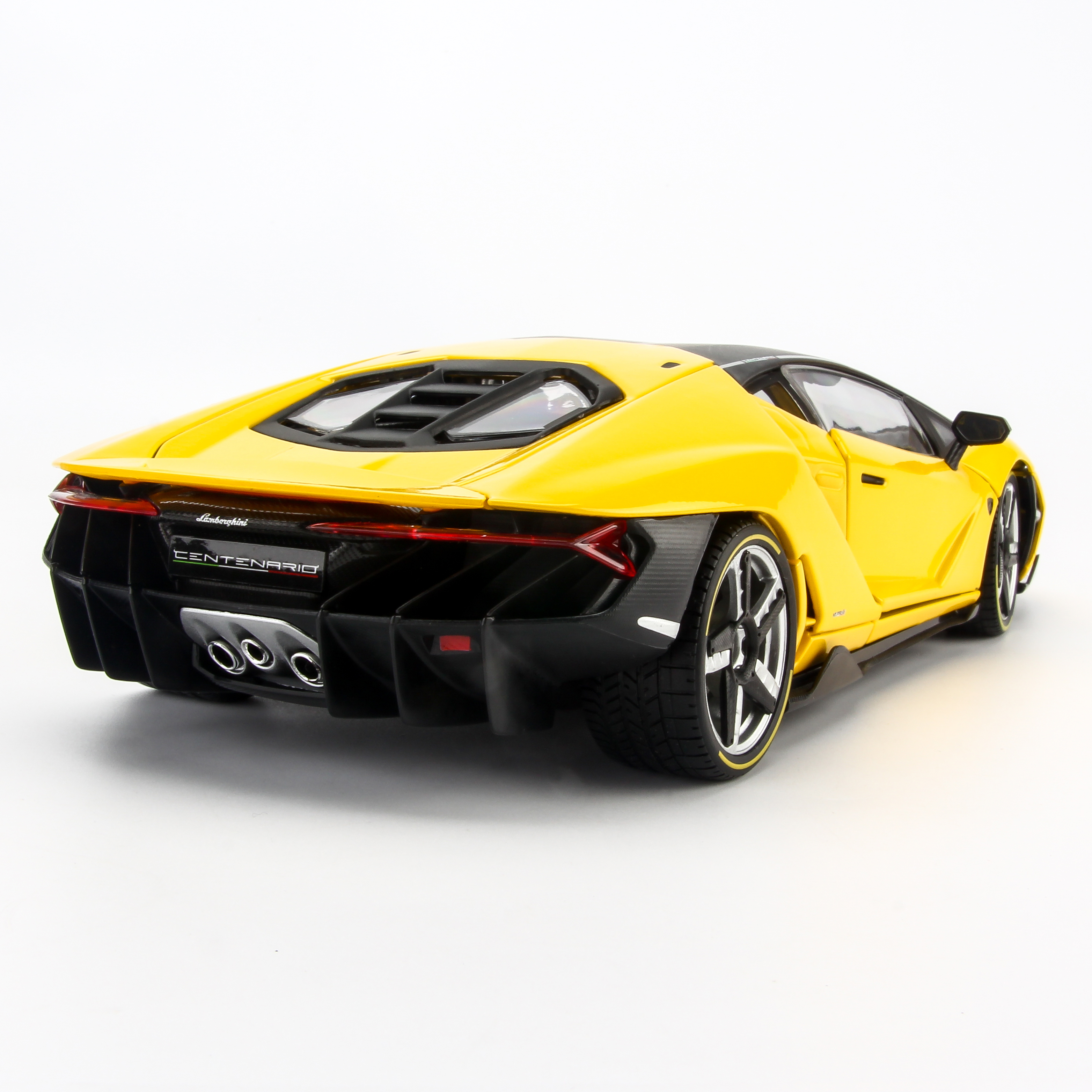 Mô Hình Xe Lamborghini Centenario Yellow 1:18 Exclusive Maisto MH-38136
