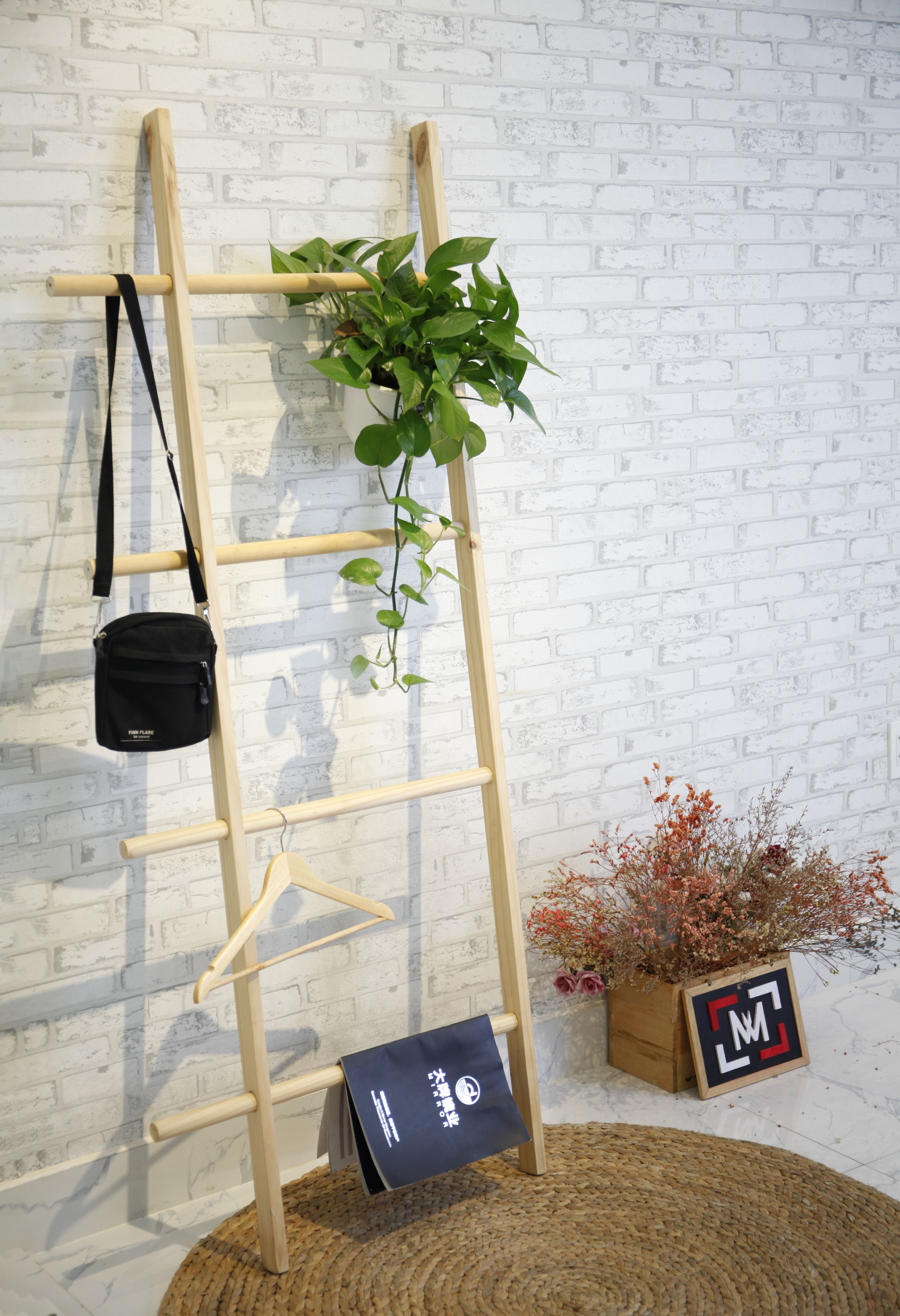 THANG TREO PHỤ KIỆN TRANG TRÍ HÀN QUỐC - B CLOTHING LADDER - 4 THANH NGANG