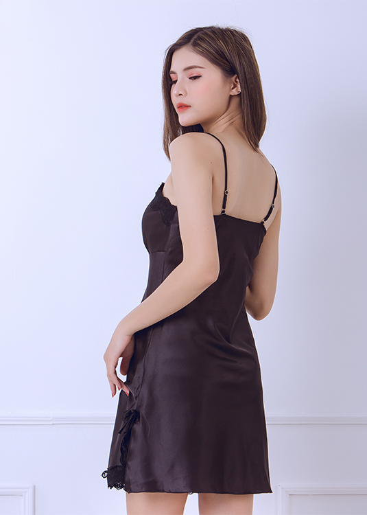 Váy ngủ hai dây lụa satin phối ren đen