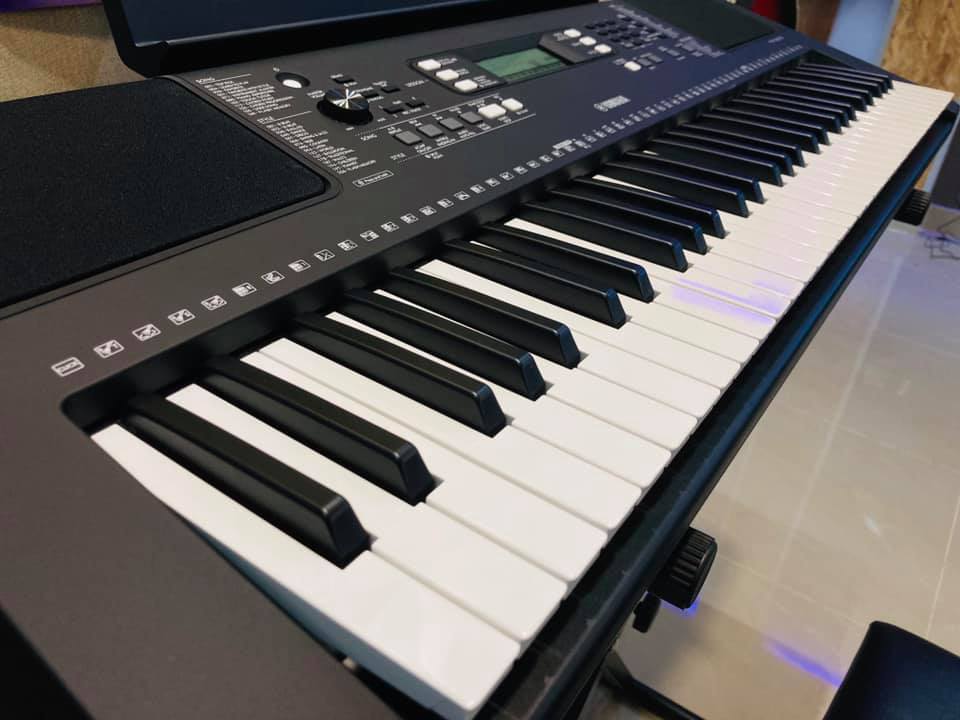 Đàn Organ Yamaha PSR-E373