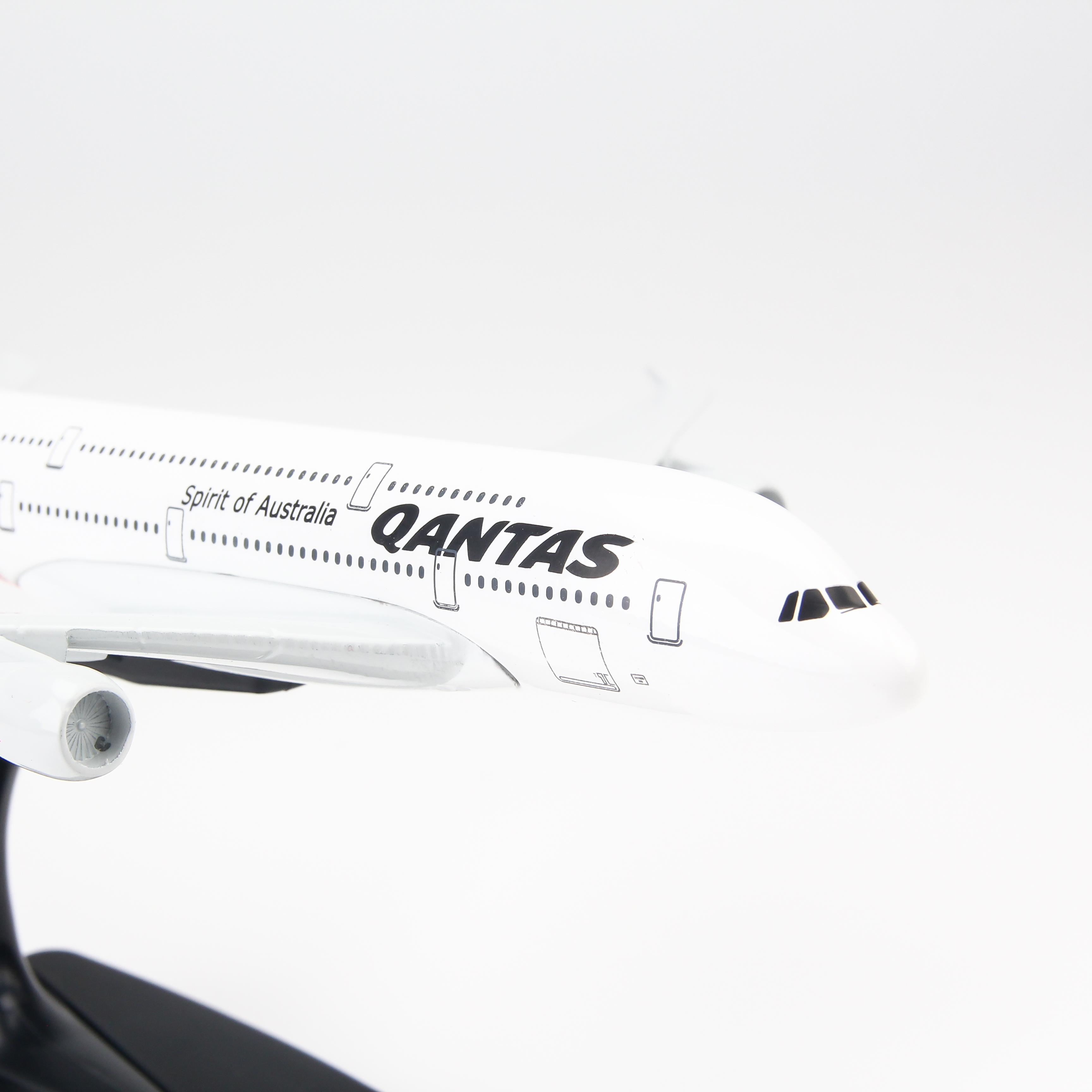 Mô Hình Máy Bay Trưng Bày Airbus A380 Qantas Airway Everfly QT20 (20cm)