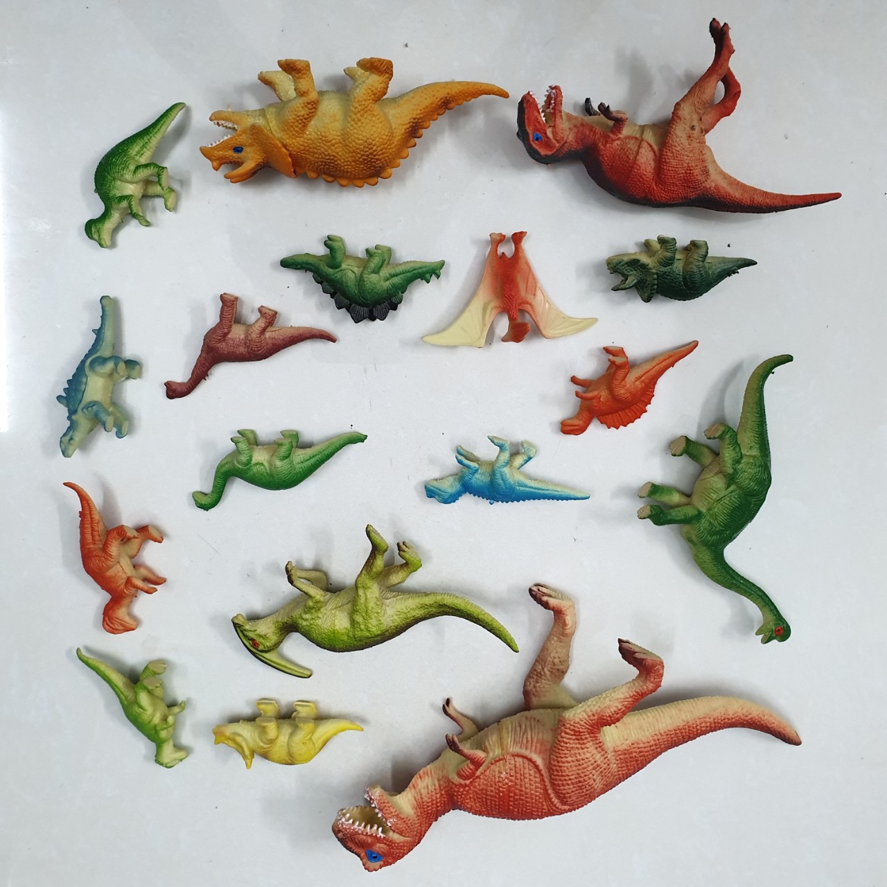 Bộ 16 mô hình khủng long kỉ Jurassic World Dinosaurs dành cho bé 5 tuổi trở lên làm đồ chơi, kích thích trí tò mò, tăng khả năng ghi nhớ và học hỏi về thế giới khủng long