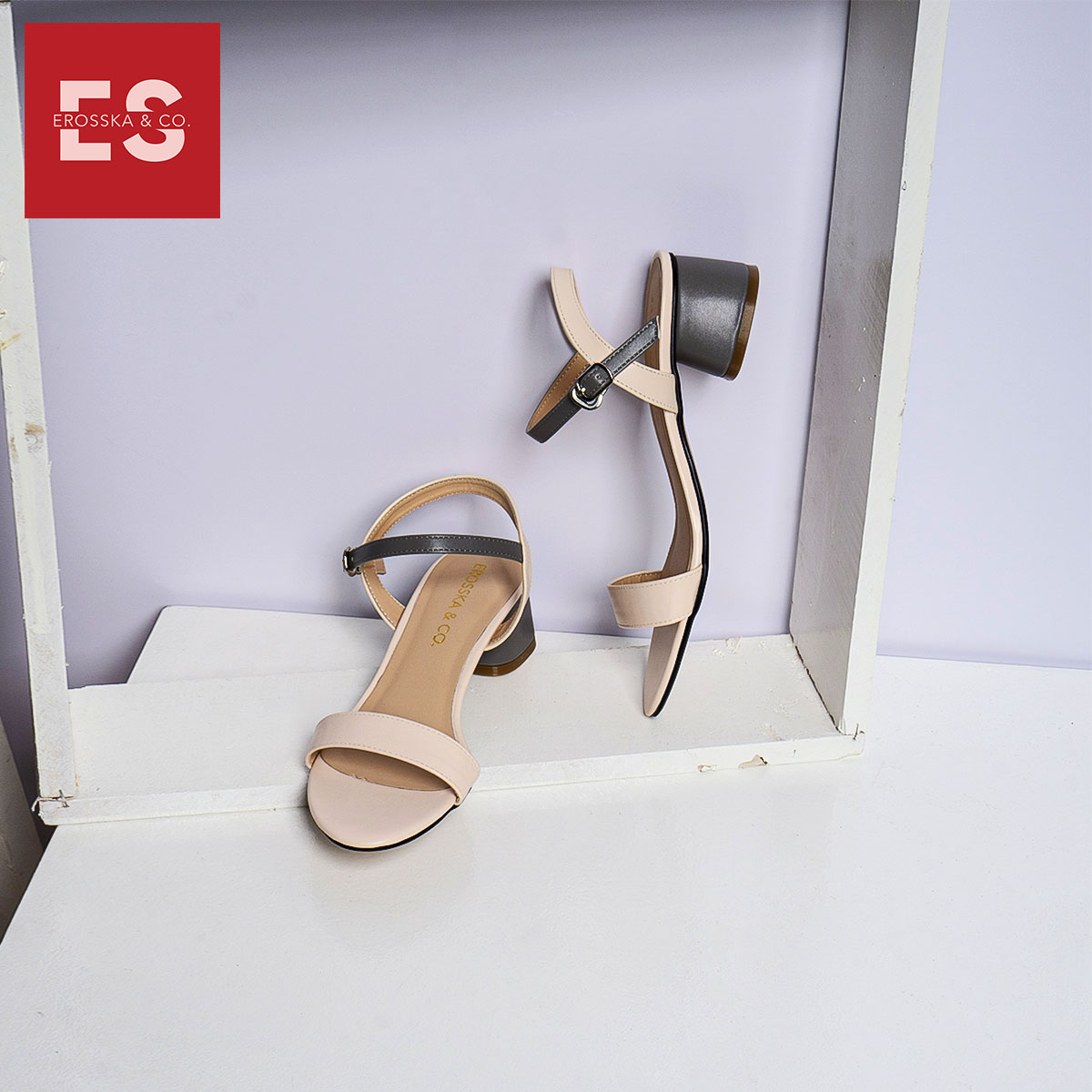 Giày sandal cao gót Erosska thời trang mũi tròn phối dây nhiều màu tinh tế cao 3cm EB019