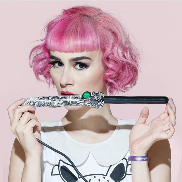 Máy Uốn Tóc PYT Clip Free Curling Wand 19mm - Công Nghệ Nhiệt Ngoại Xa - Họa Tiết Ren - Tặng Kèm Găng Tay Chịu Nhiệt