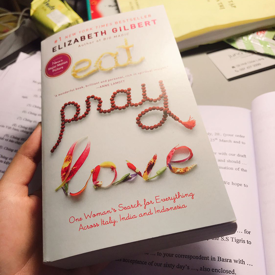 Eat , Pray , Love : One Woman Search for Everything Across Italy , India and Indonesia (International Export Edition)