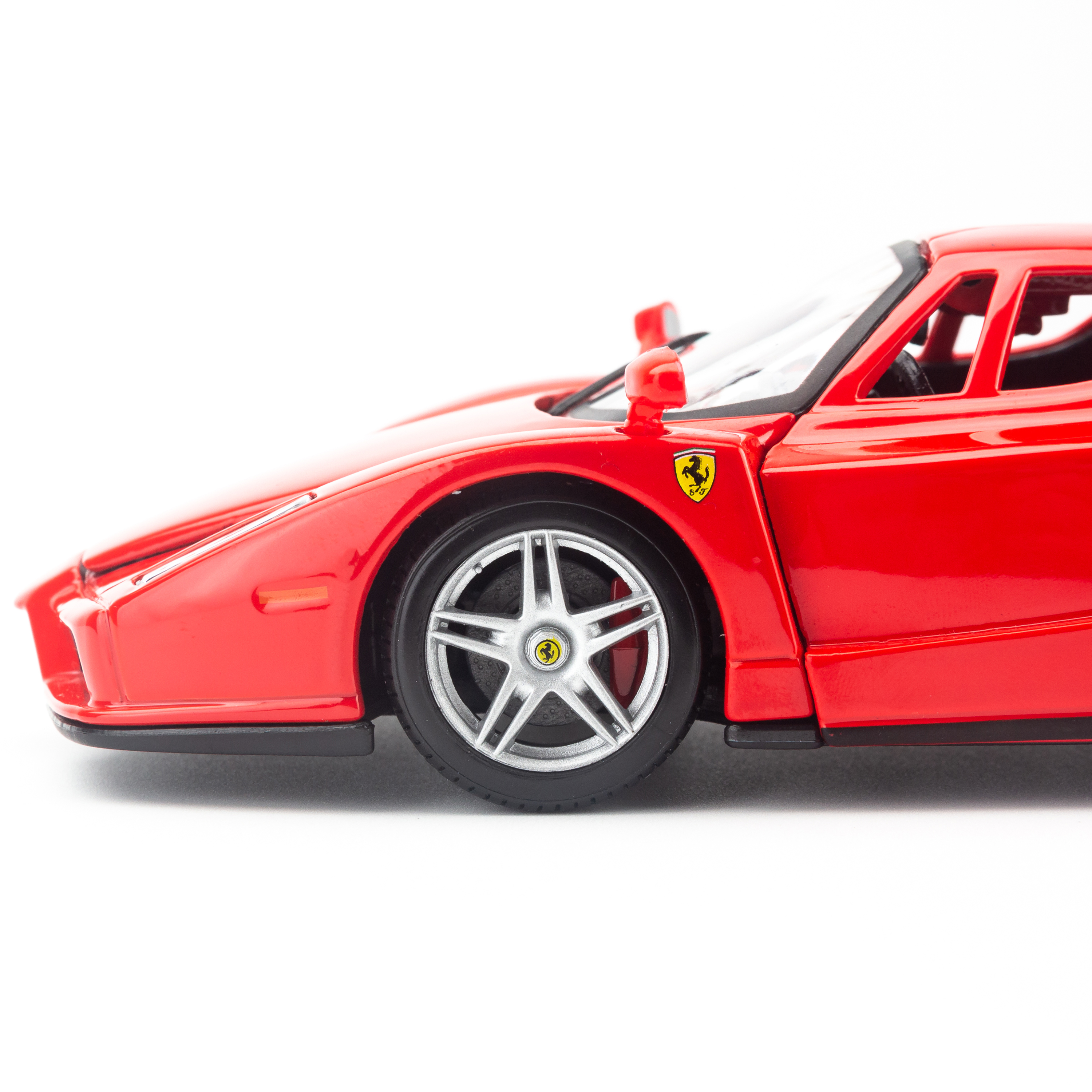 Mô Hình Xe Ferrari Enzo Red 1:24 Bburago - MH18-26006