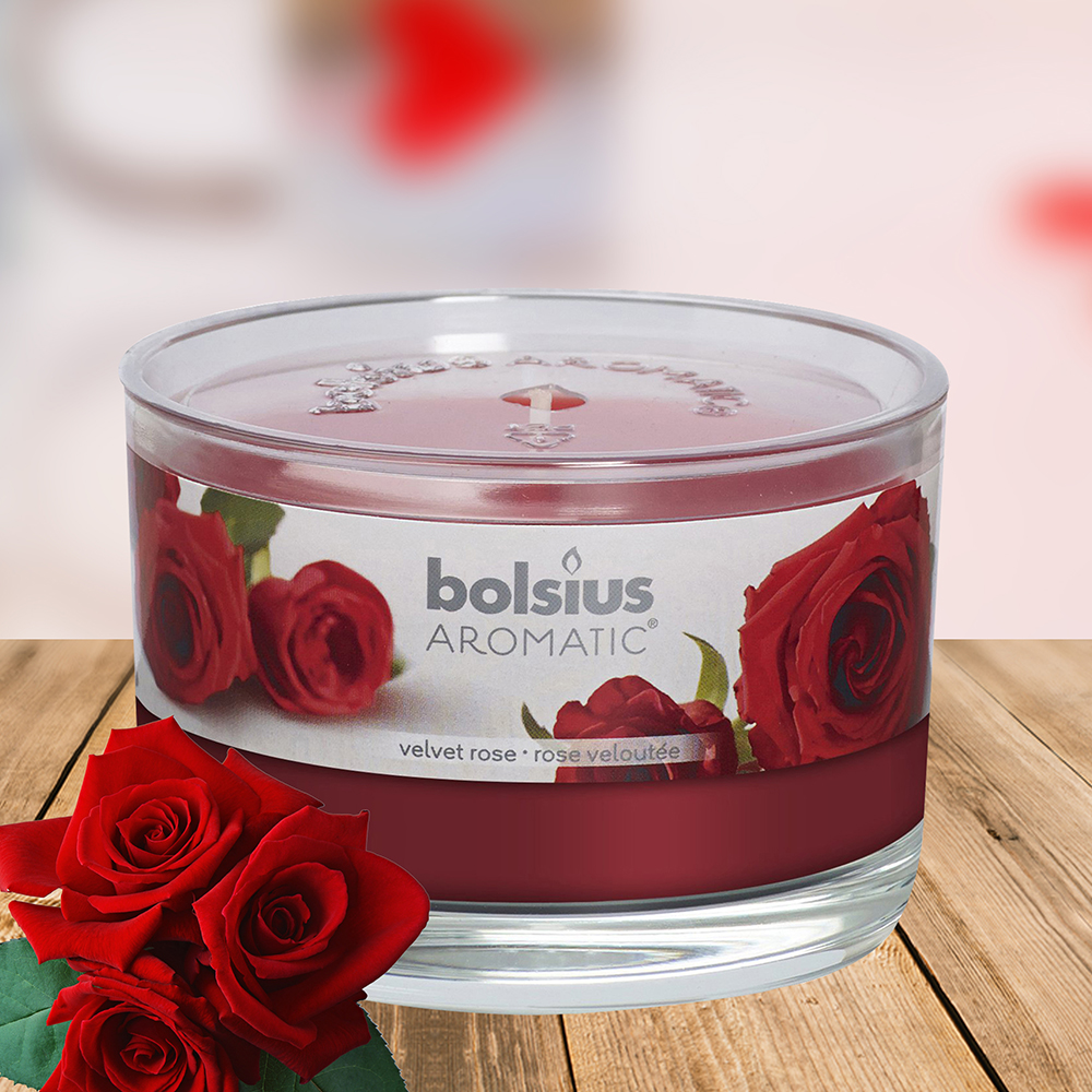 Ly nến thơm tinh dầu Bolsius Velvet Rose 155g QT024880 - hoa hồng nhung