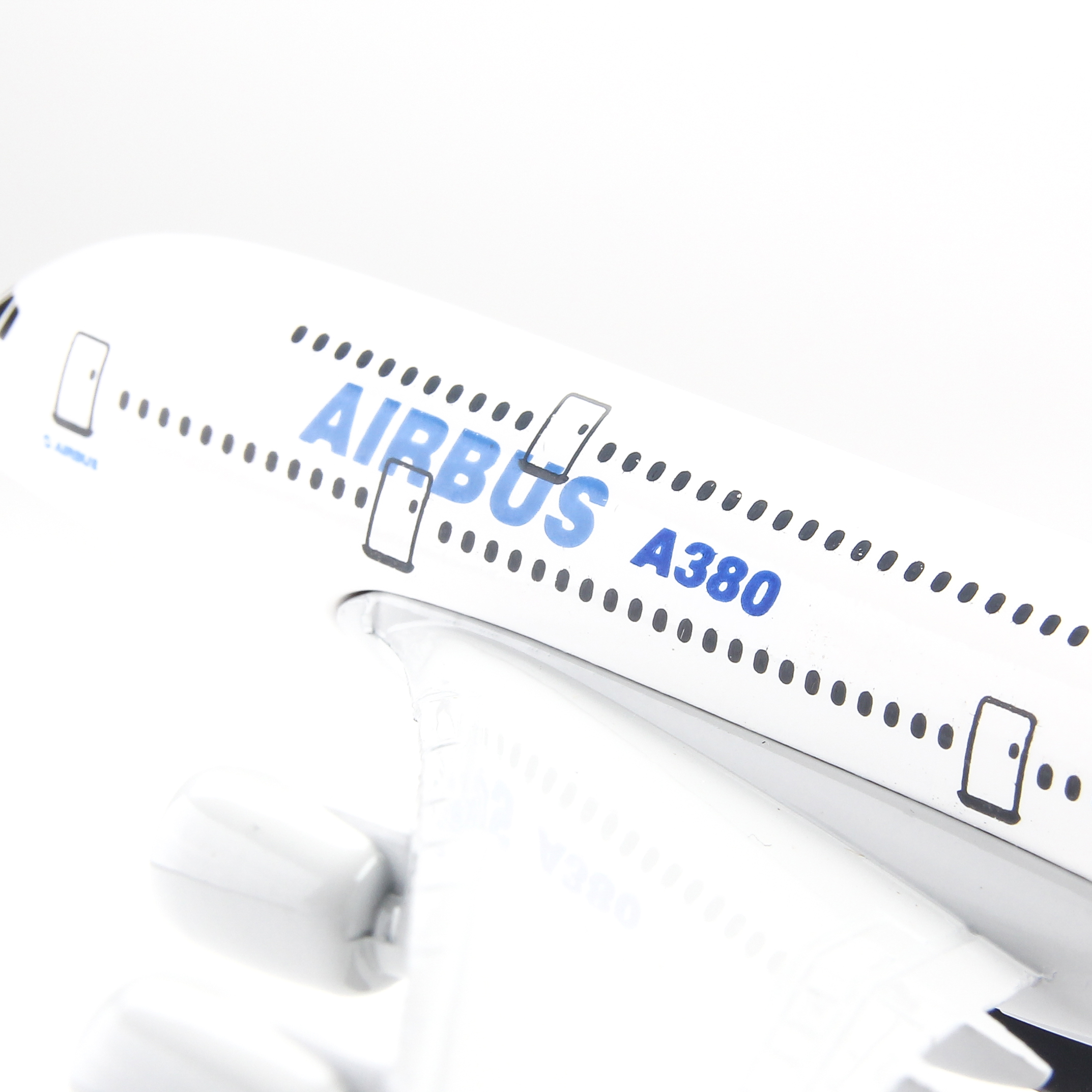 Mô Hình Máy Bay Trưng Bày Airbus A380 Everfly AB20 (20cm)