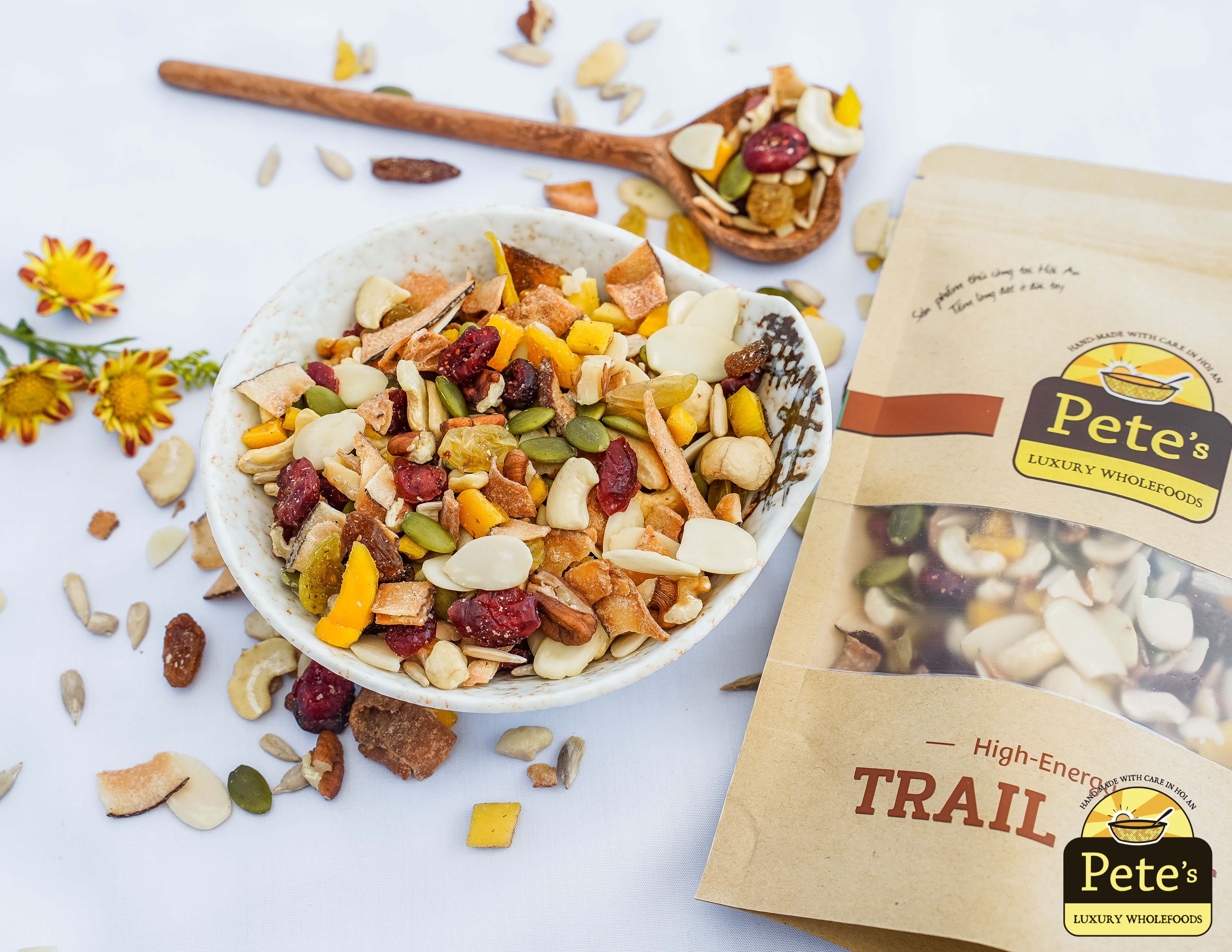 Hạt năng lượng, Snack trái cây Trail Mix 100g Pete's Luxury Wholefoods