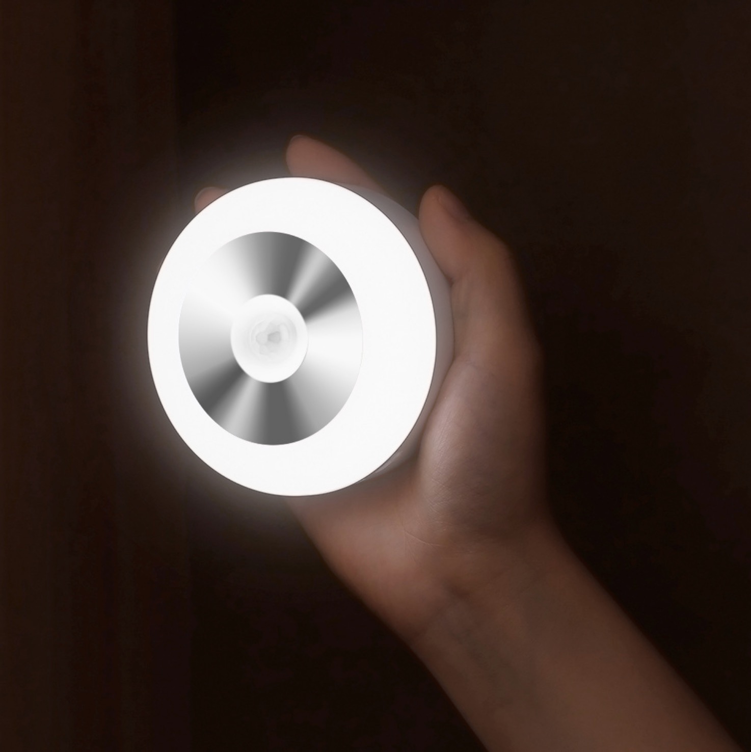 Đèn ngủ cảm ứng ban đêm thông minh tự động bật tắt, sạc bằng USB