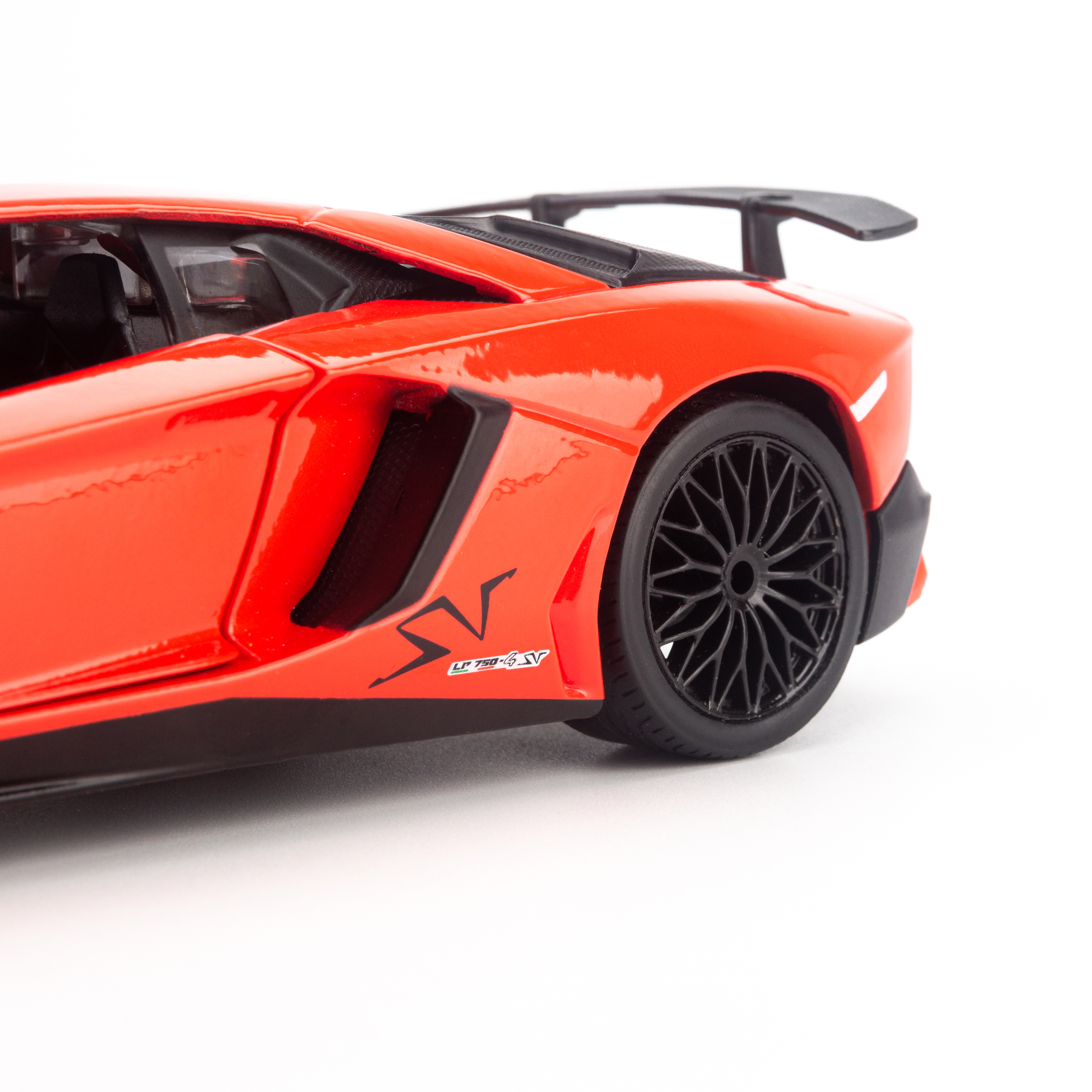 Mô hình xe LAMBORGHINI AVENTADOR LP750-4 SV RED 1:24 BBURAGO - MH18-21079