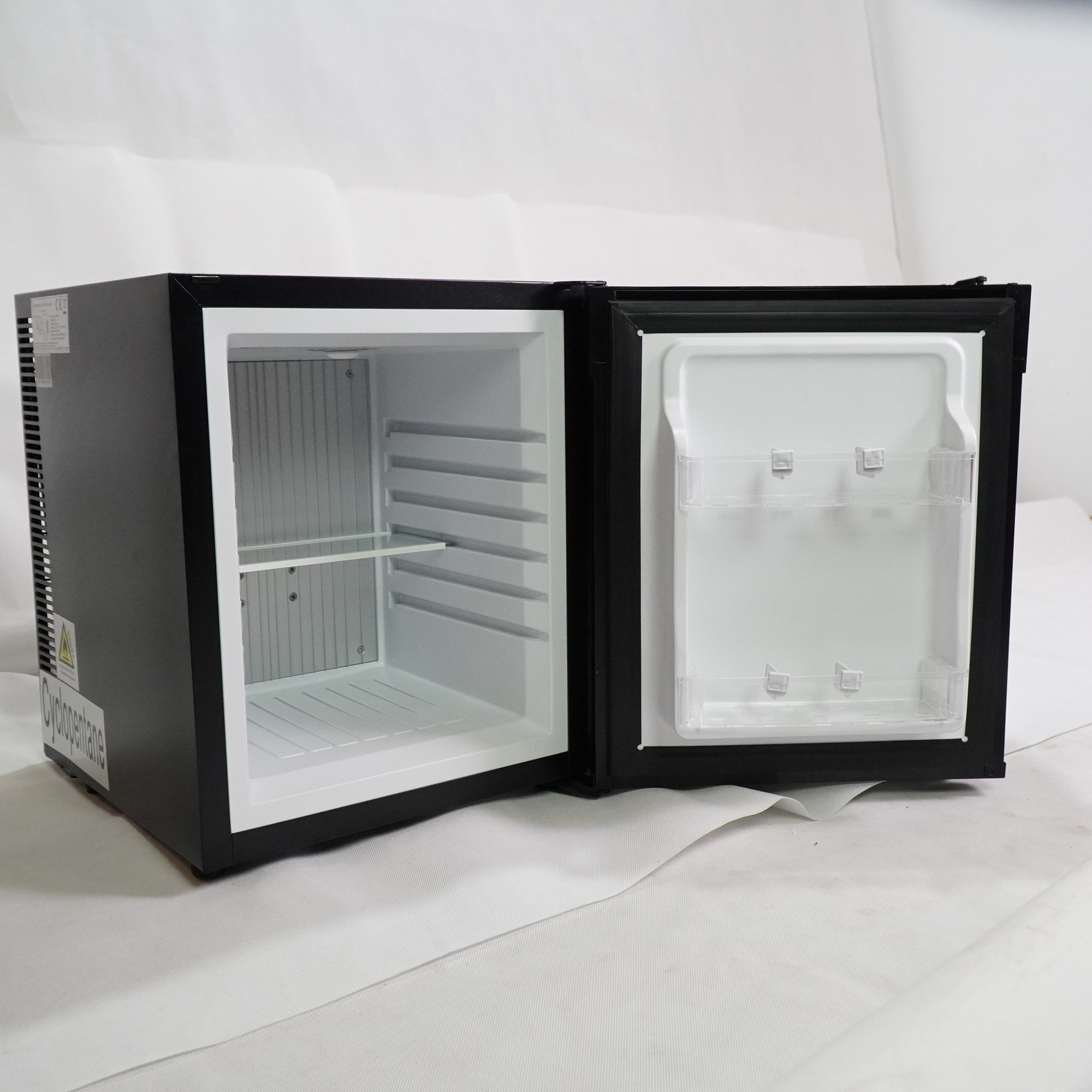 Hình ảnh Tủ mát - Minibar, Tủ bảo quản mỹ phẩm, Model: BCH-40B2, Thể tích 40L, Công suất 65W, Điện áp 220VAC, Cửa gương sang trọng, Không tiếng ồn, Tiết kiệm điện năng, Thương hiệu Homesun, Hàng chính hãng