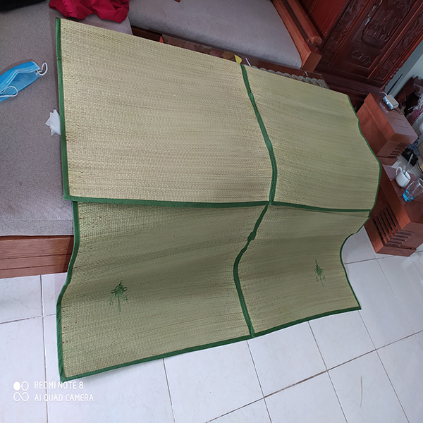 Chiếu cói sợi nhỏ Thái Bình viền vải, kích thước 1.95m x 1,5m