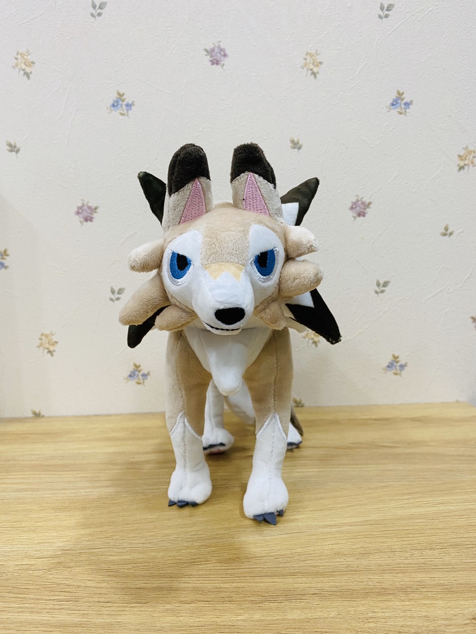 Gấu bông Pokemon chó sói Lycanroc (Rugarugan)- Tặng kèm 1 bộ thẻ bài Pokemon