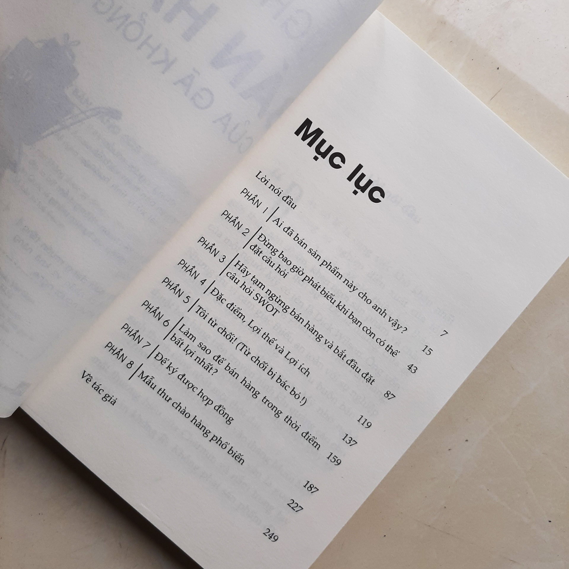 Nghệ Thuật Bán Hàng Của Gã Khổng Lổ : Nghệ Thuật Bán Hàng, Nghệ Thuật Đàm Phán, Nghệ Thuật Thuyết Trình Và Bán Hàng Qua Điện Thoại