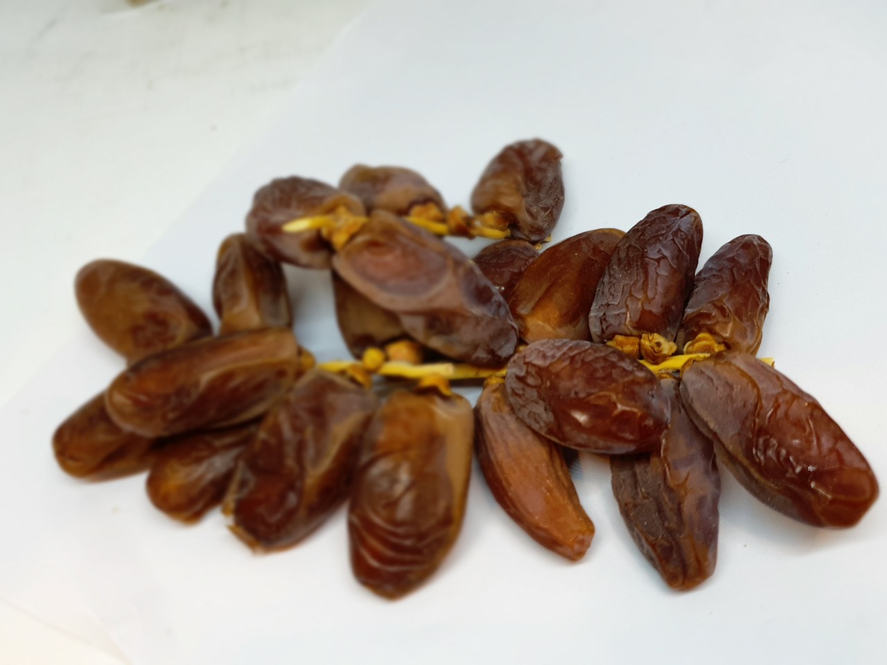 Chà là nguyên cành Premium Delegnour Date 500g