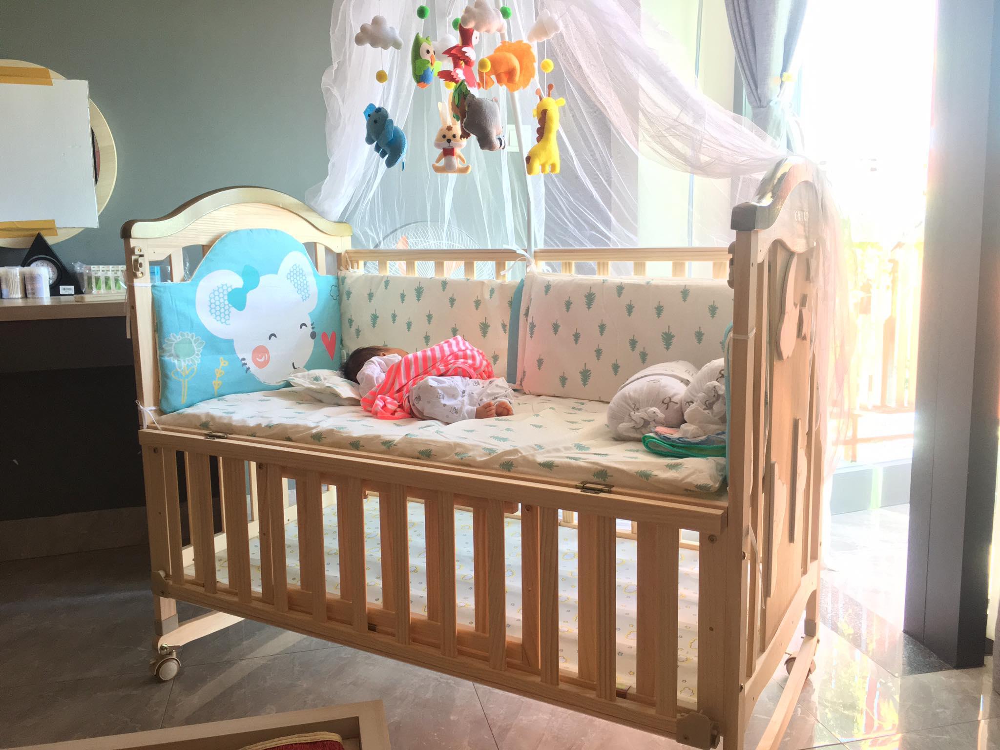 Nôi cho trẻ em thông minh 6 chức năng kèm quây đệm cotton. Cũi sử dụng gỗ chất lượng cao an toàn cho bé sử dụng